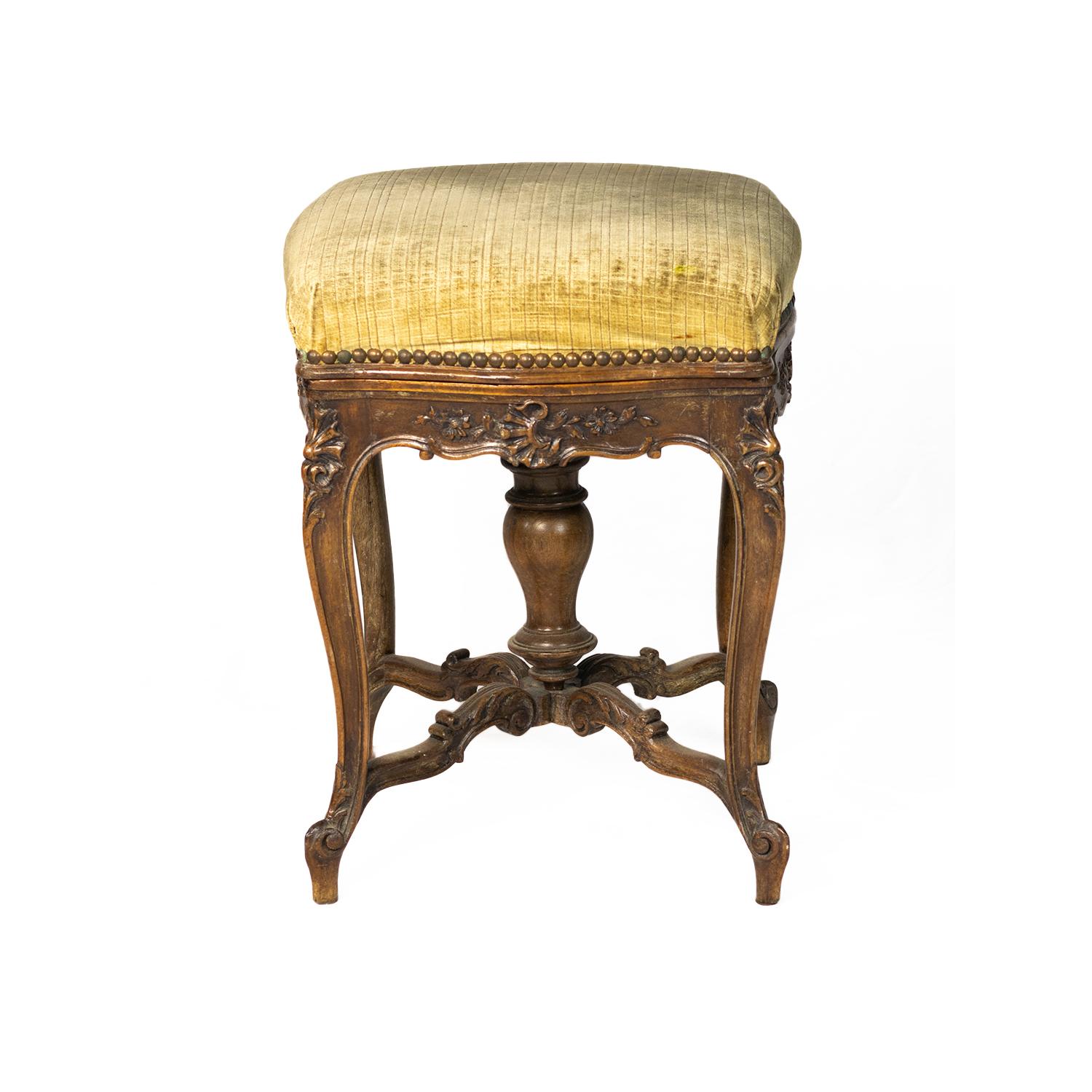 Klavierhocker Napoleon III. aus dem 19. Jahrhundert, aus Massivholz gefertigt und mit senfgelbem Samt gepolstert. Ein seltenes dekoratives Schmuckstück.

Dieser dreibeinige Klavierhocker verkörpert die Eleganz und Handwerkskunst der Zeit Napoleons