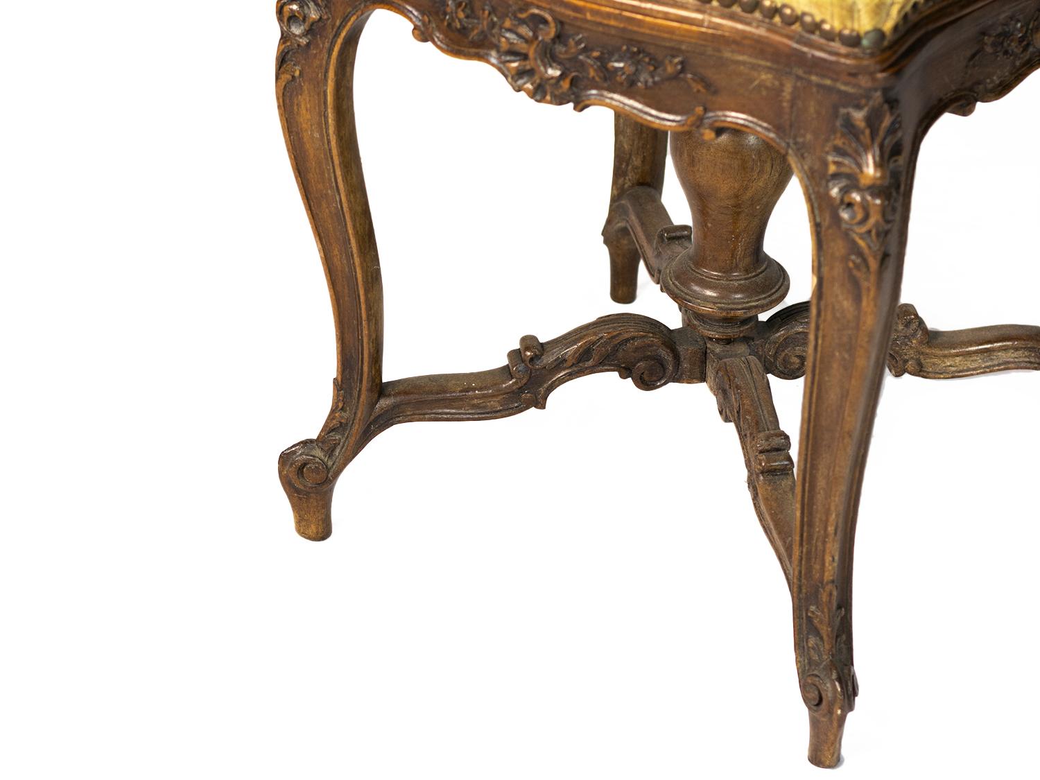 Napoleon III. Klavierhocker aus senffarbenem Samt, 19. Jahrhundert (Polster) im Angebot