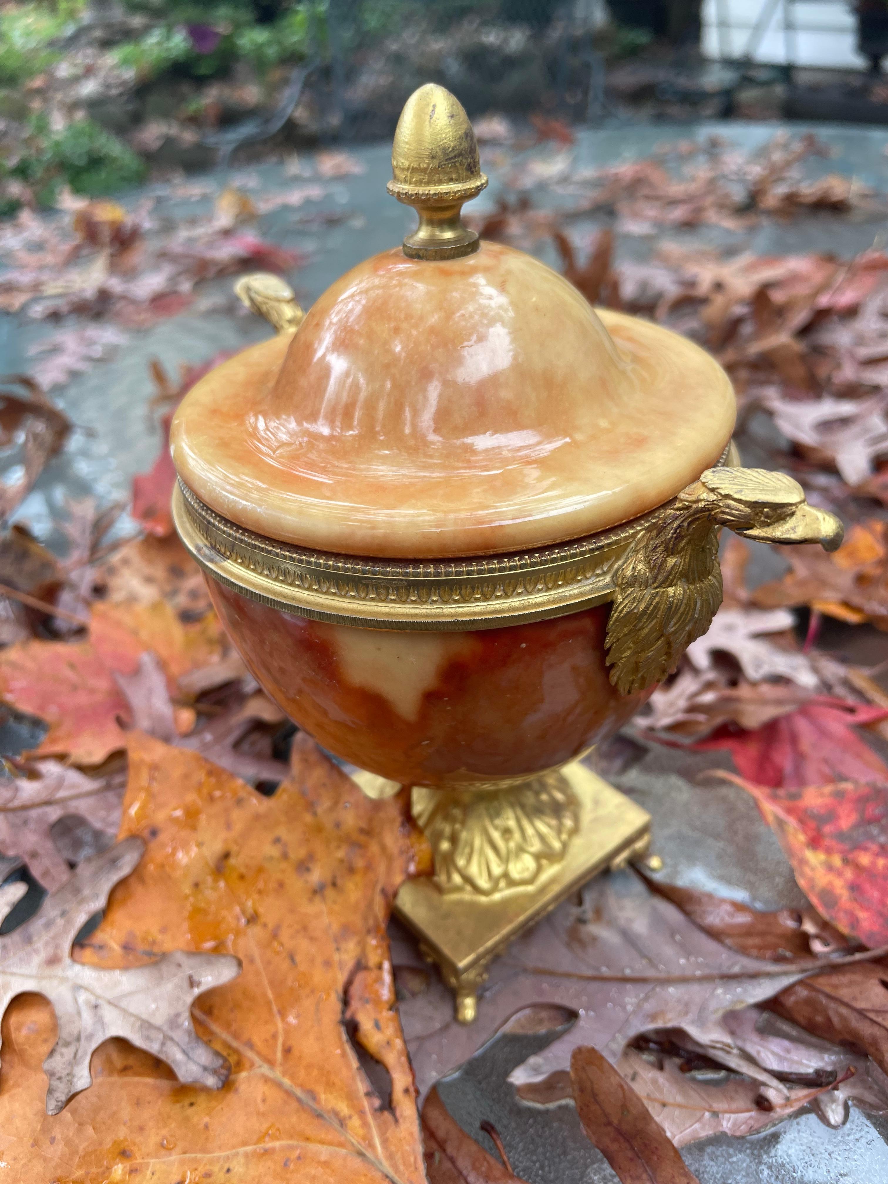 Napoleon III Orange Marble Eagle Urn In Good Condition For Sale In New York, NY