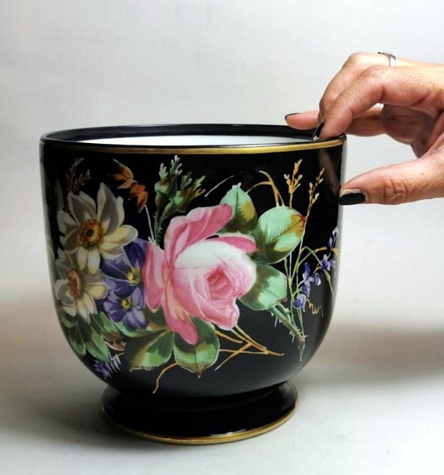 Paire de cache-pots Napoléon III en porcelaine française de Paris peinte à la main 6