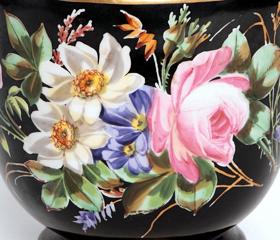 XIXe siècle Paire de cache-pots Napoléon III en porcelaine française de Paris peinte à la main