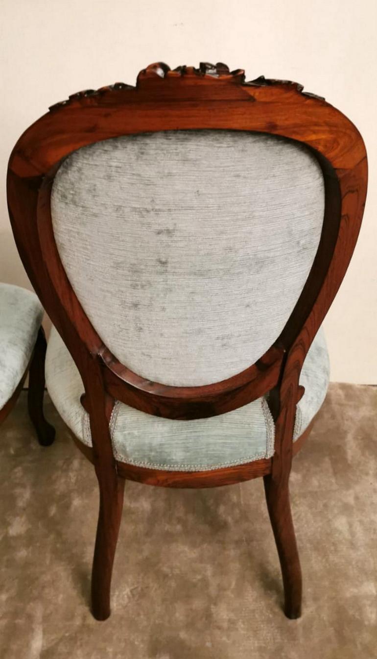 Paire de chaises de chambre en bois de sapelli sculpté Napoléon III en vente 3