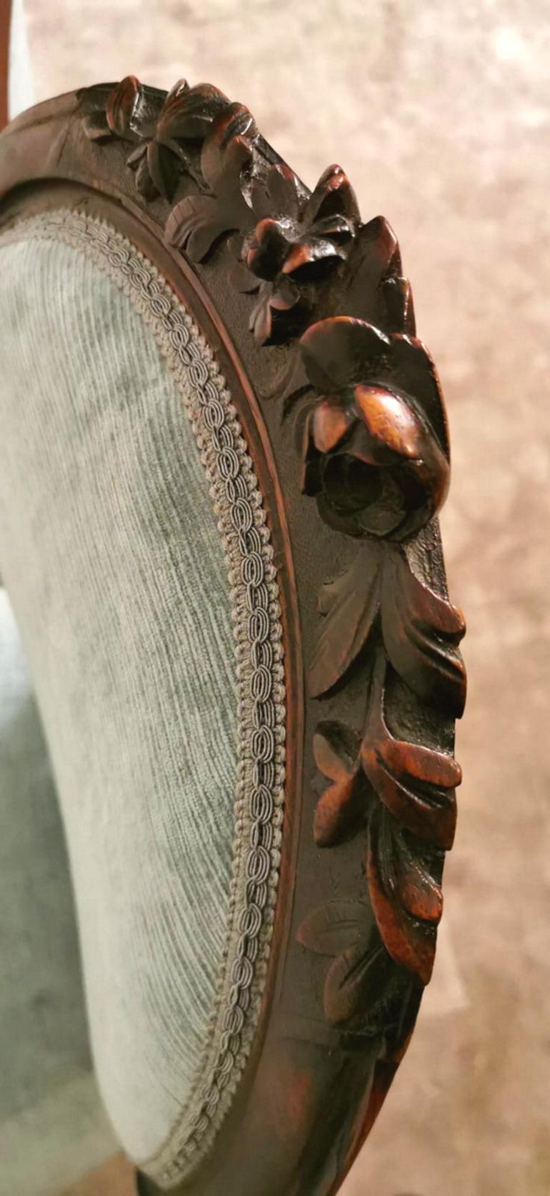 Paire de chaises de chambre en bois de sapelli sculpté Napoléon III en vente 5