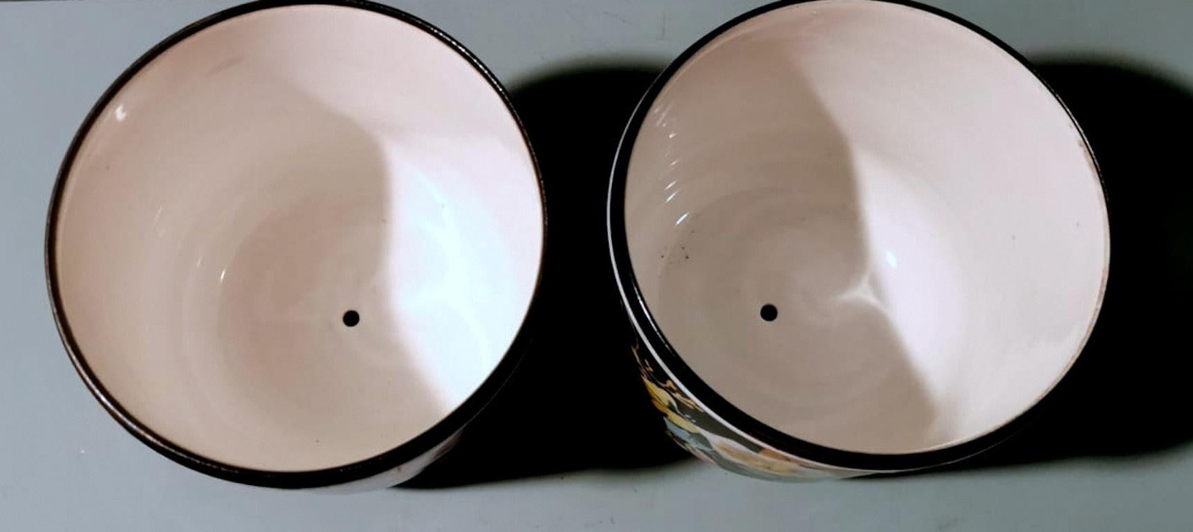 XIX secolo Napoleone III, coppia di cachepot francesi in Porcelaine de Paris dipinta a mano in vendita