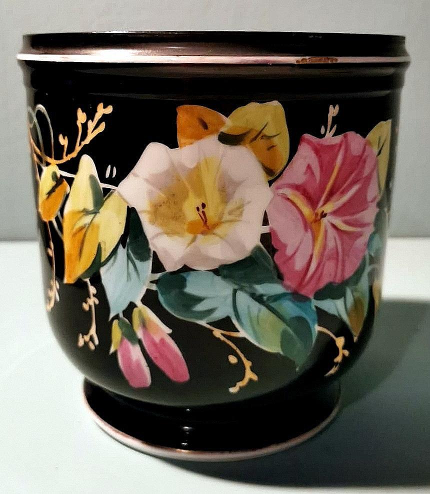 Napoleone III, coppia di cachepot francesi in Porcelaine de Paris dipinta a mano in vendita 1