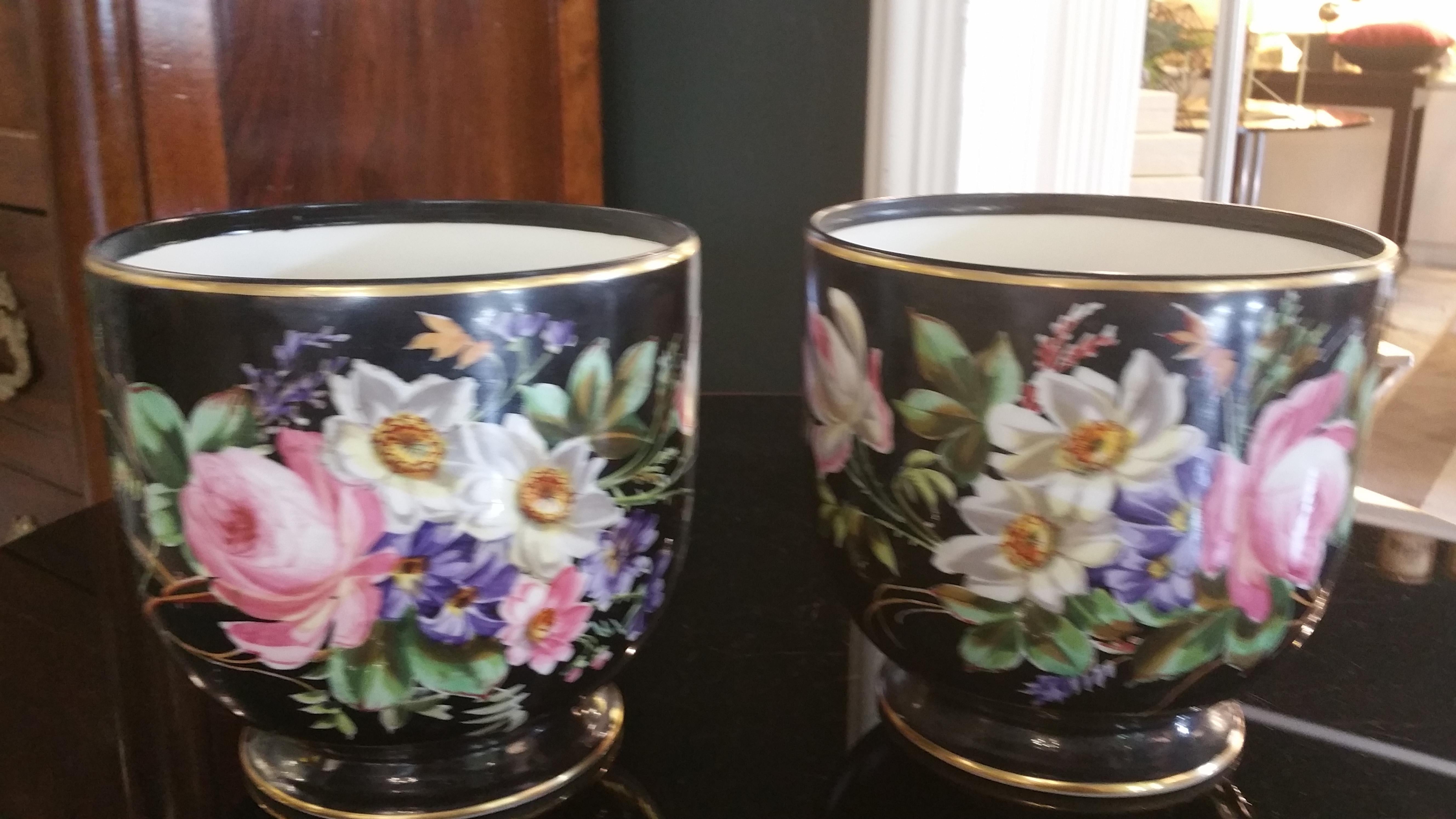 Napoleon III Pair of French Porcelaine Cachepots Hand Painted 2
