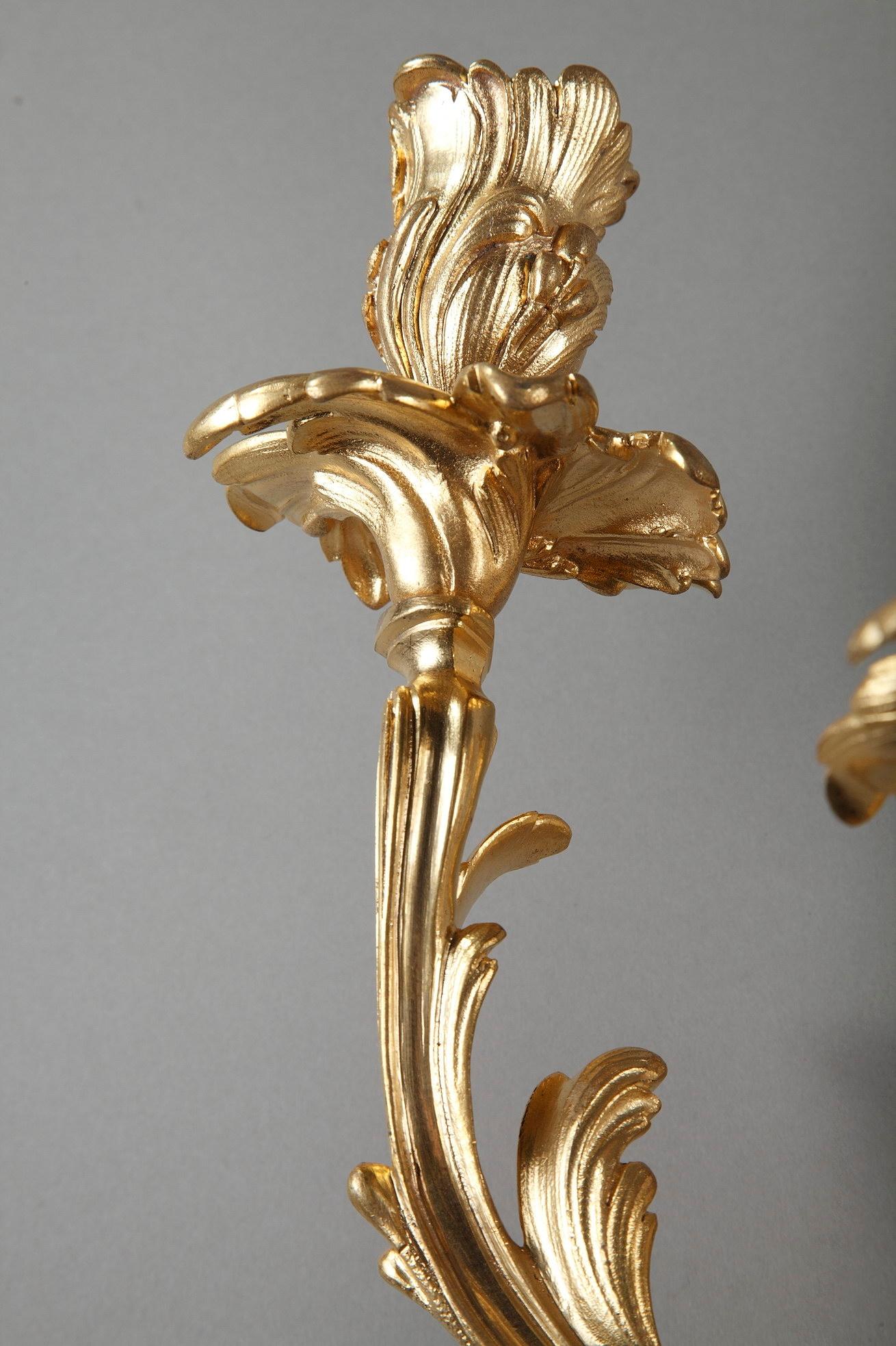 Napoleon III Pair of Rocaille Sconces in Gilt Bronze 7