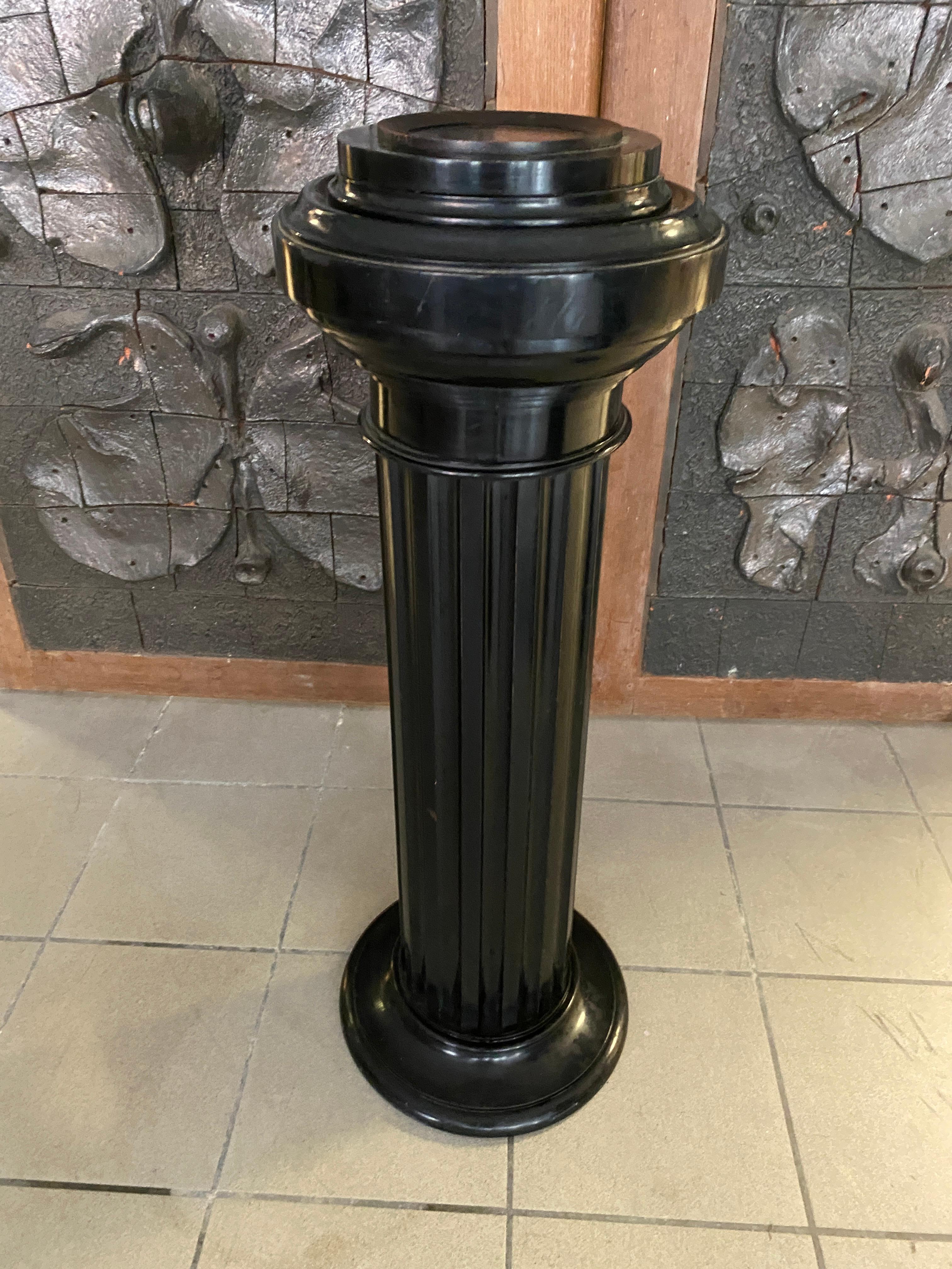 Napoleon III Pedestal in Lacquered Wood, circa 1870 For Sale 6