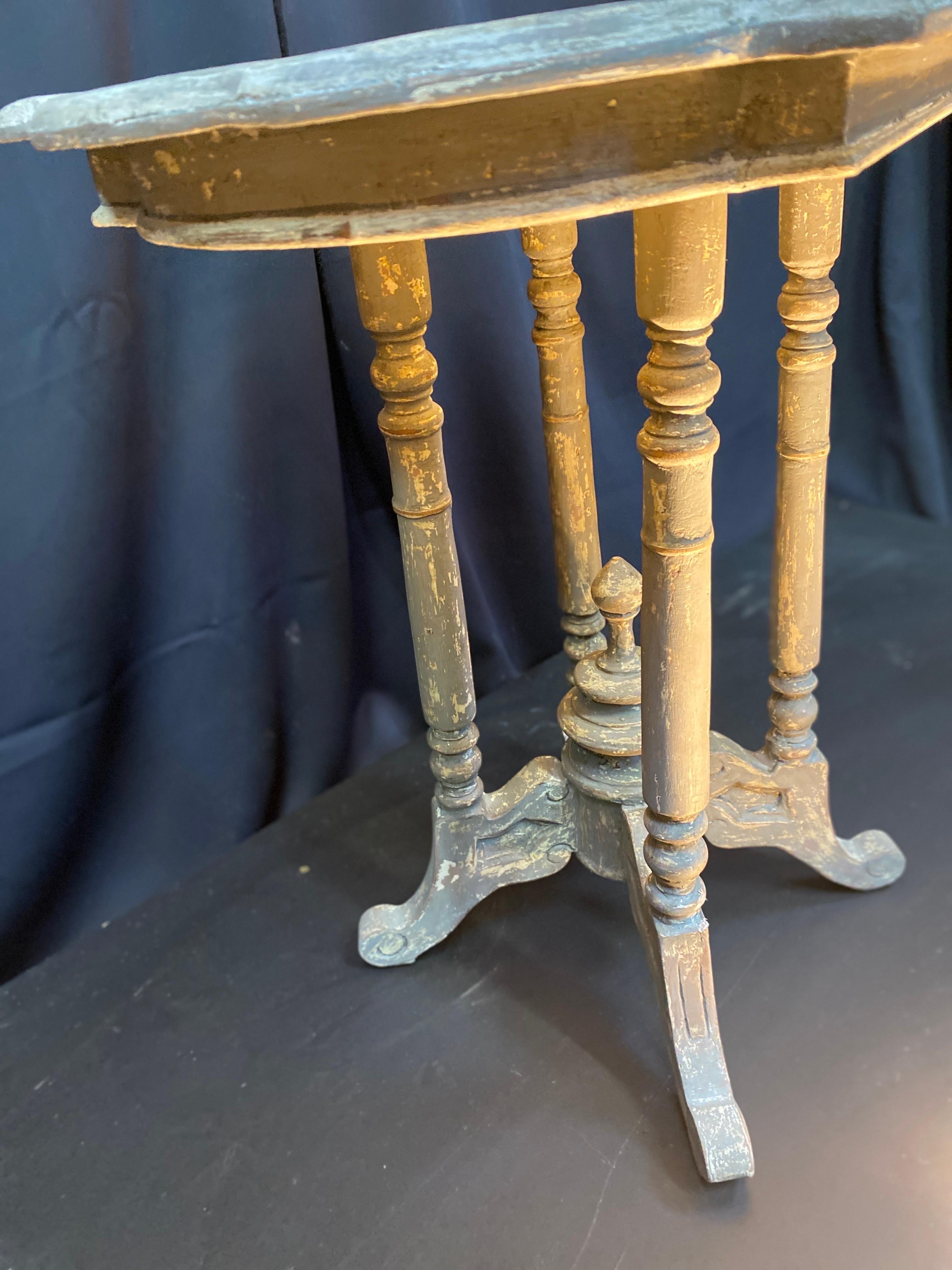 Hand-Painted Napoléon iii pedestal table with patina dating from the 19th century  For Sale