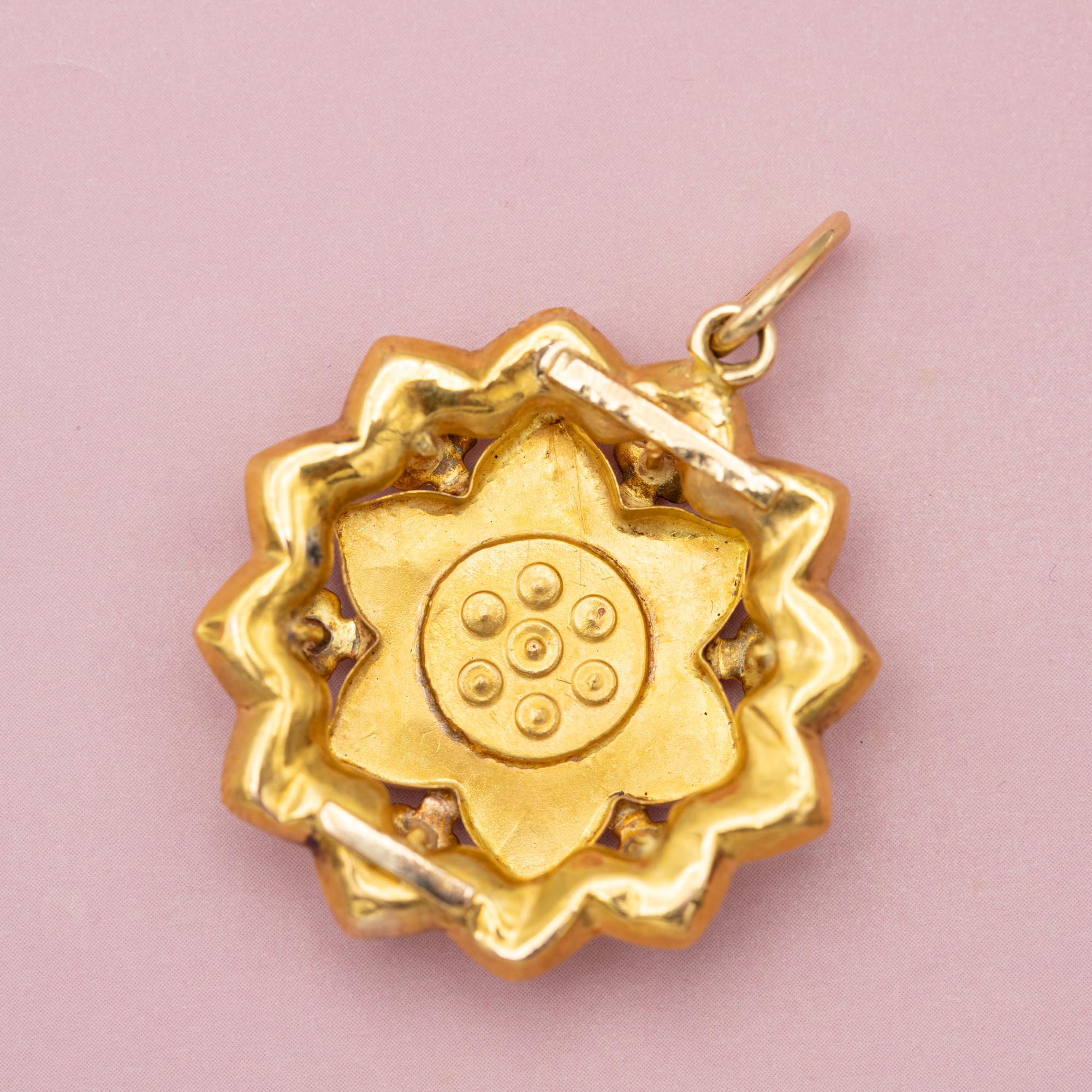 Napoleon III pendant - 18 K yellow gold antique charm - handmade Art Nouveau For Sale 2