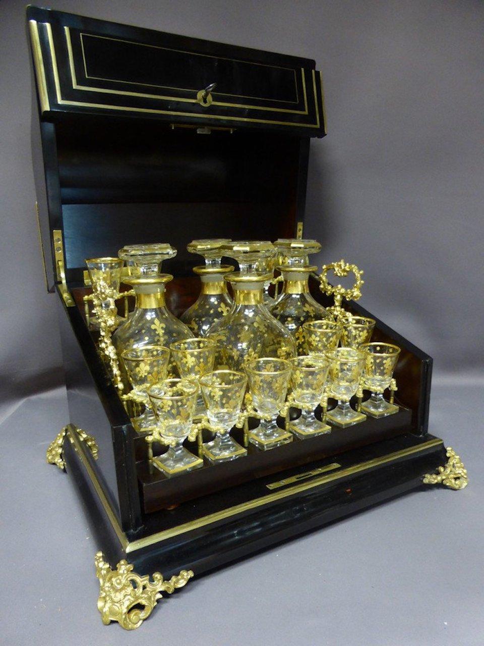 Napoleon III Period Blackened Pearwood, Bronze and Glass Liquor Cellar In Good Condition For Sale In LEGNY, FR