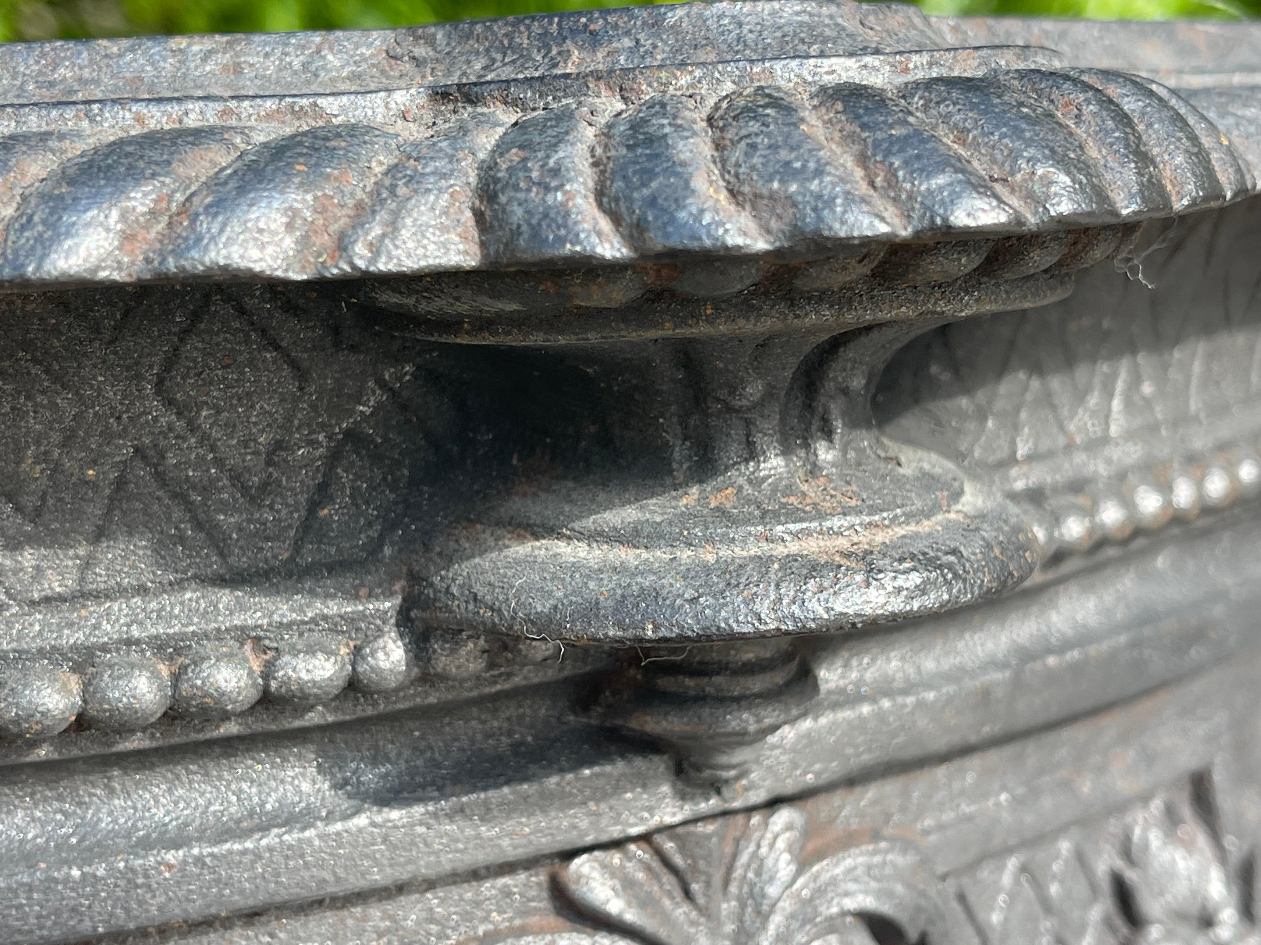 Napoleon III Period Cast Iron Pan XXth century For Sale 12