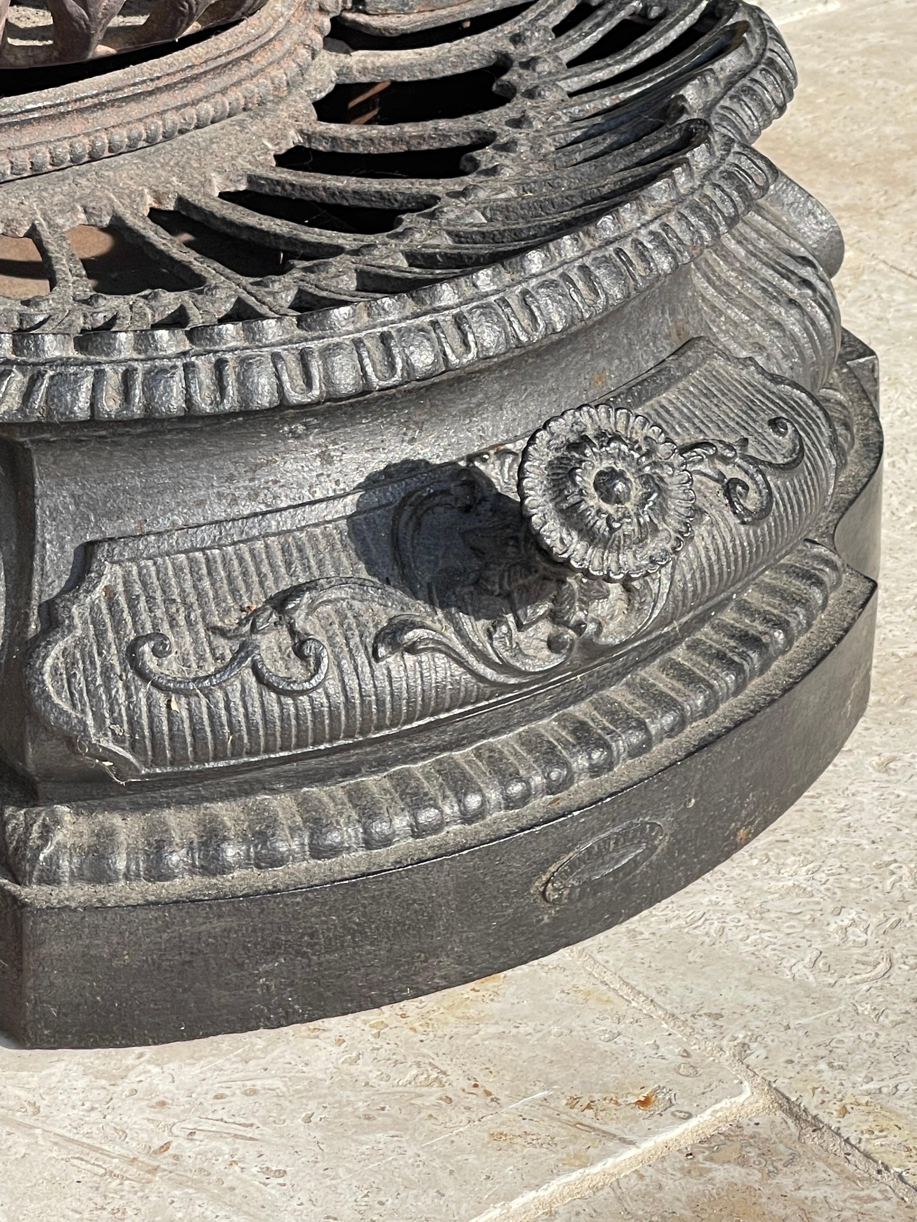 Napoleon III Period Cast Iron Pan XXth century For Sale 3