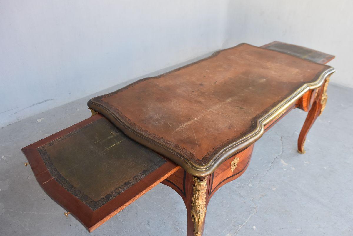 Napoleon III Period Desk Rich Register of Gilded Bronze For Sale 2