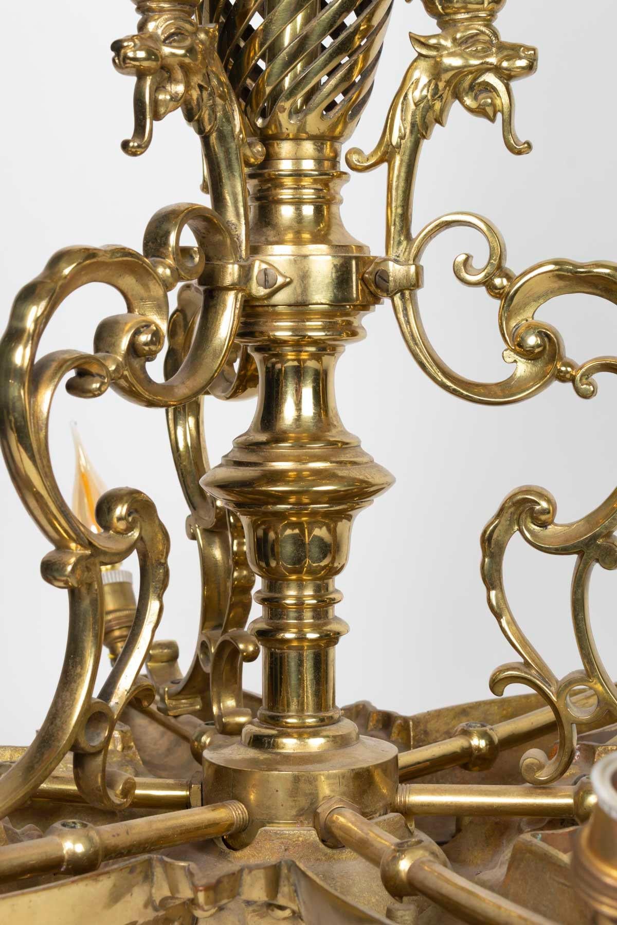 Doré Lustre en bronze doré d'époque Napoléon III:: 6 Lumières en vente