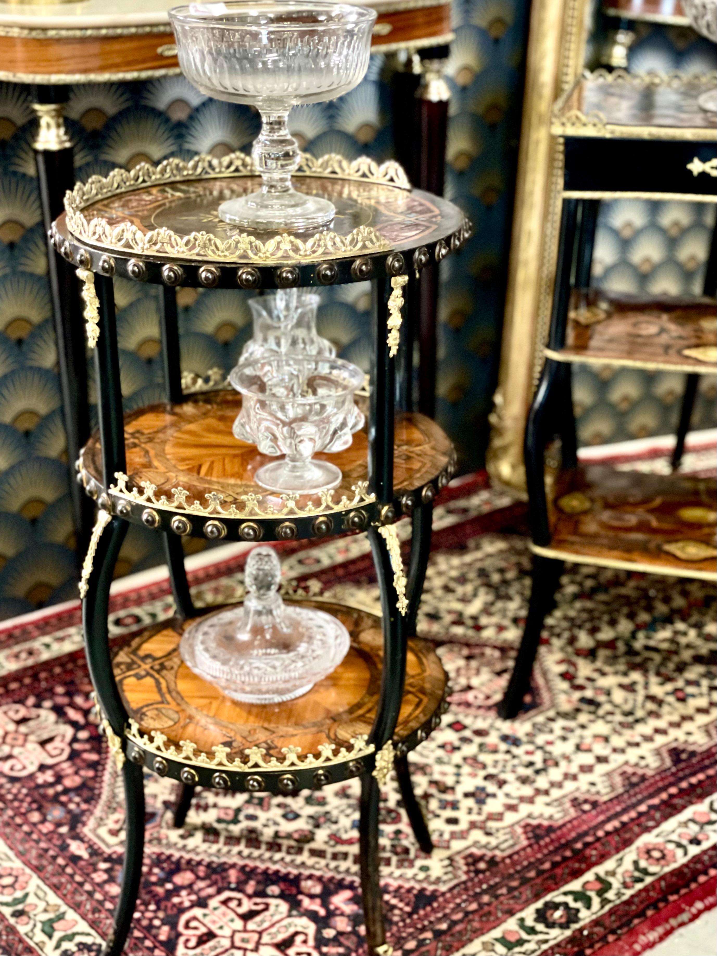 Napoleon III Period Gueridon or Occasional Table In Good Condition For Sale In LA CIOTAT, FR