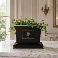 Großer Tôle Jardinière aus der Zeit Napoleons III. mit vergoldeten Messingapplikationen
