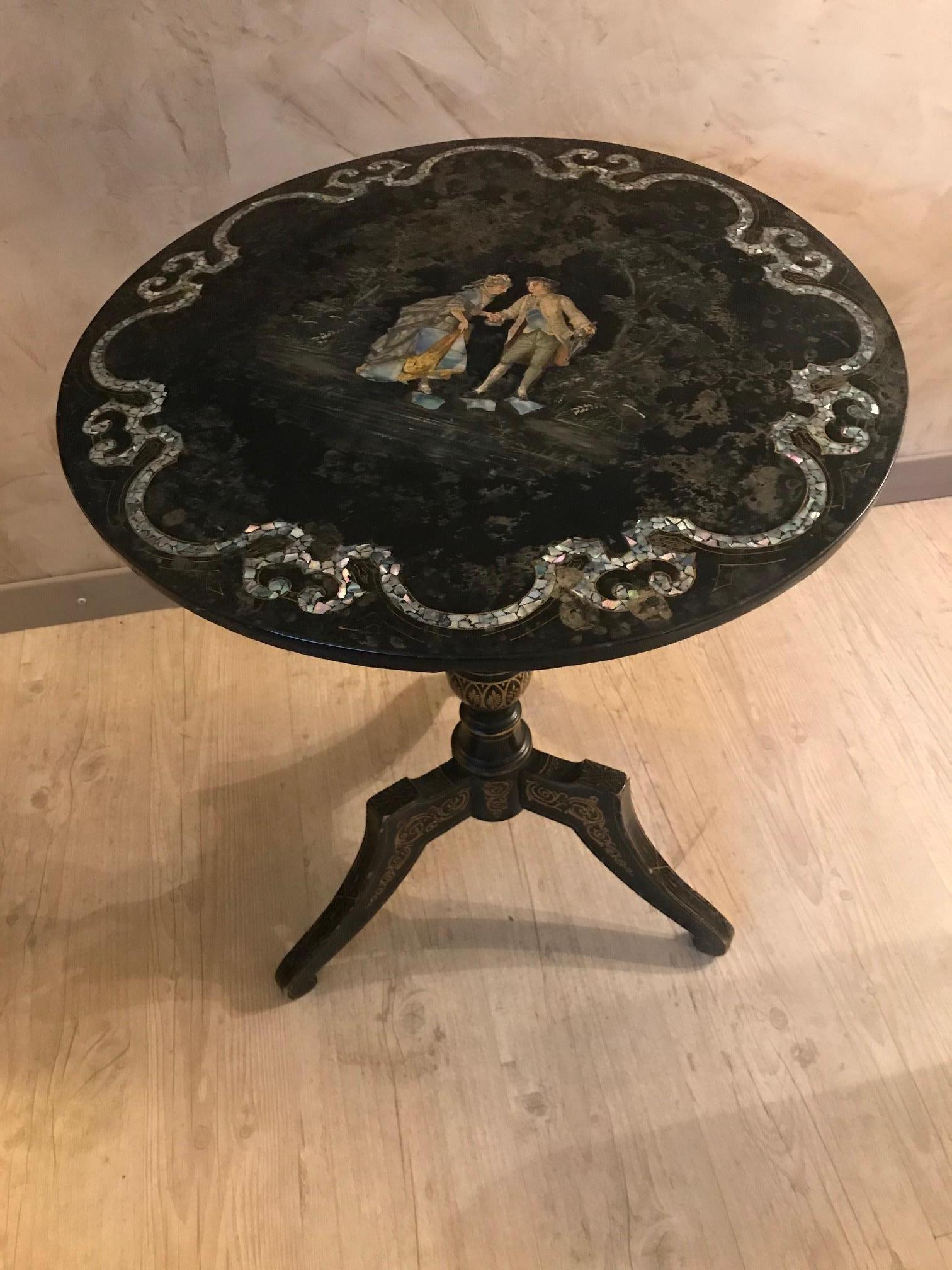 Gueridon pieghevole in madreperla del periodo Napoleone III, anni '70 del XIX secolo in vendita 4
