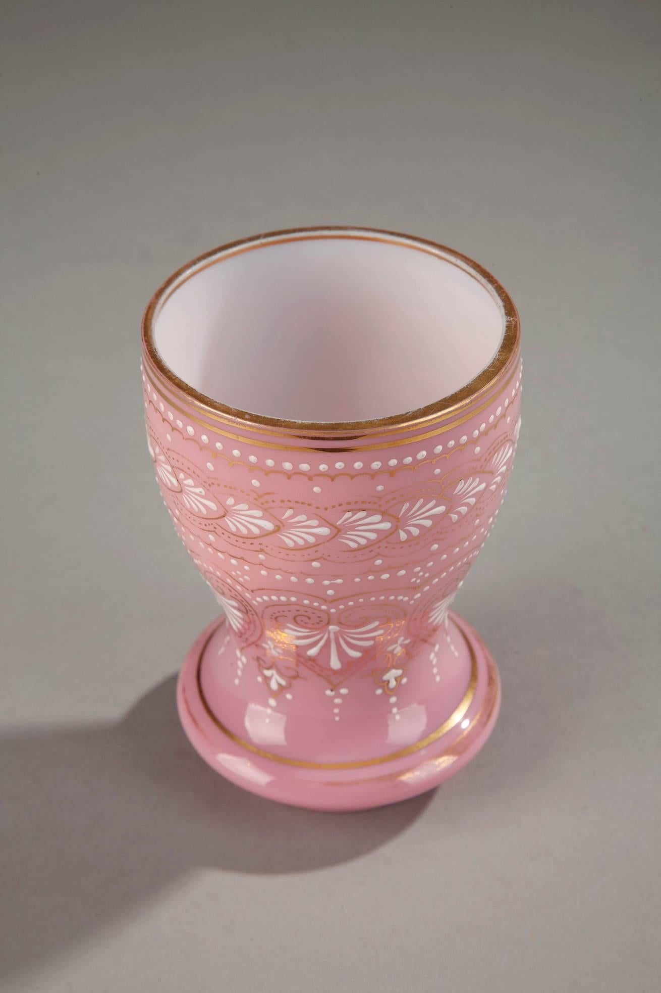 Napoleon III-Period Opaline Glass Cup In Good Condition In Paris, FR