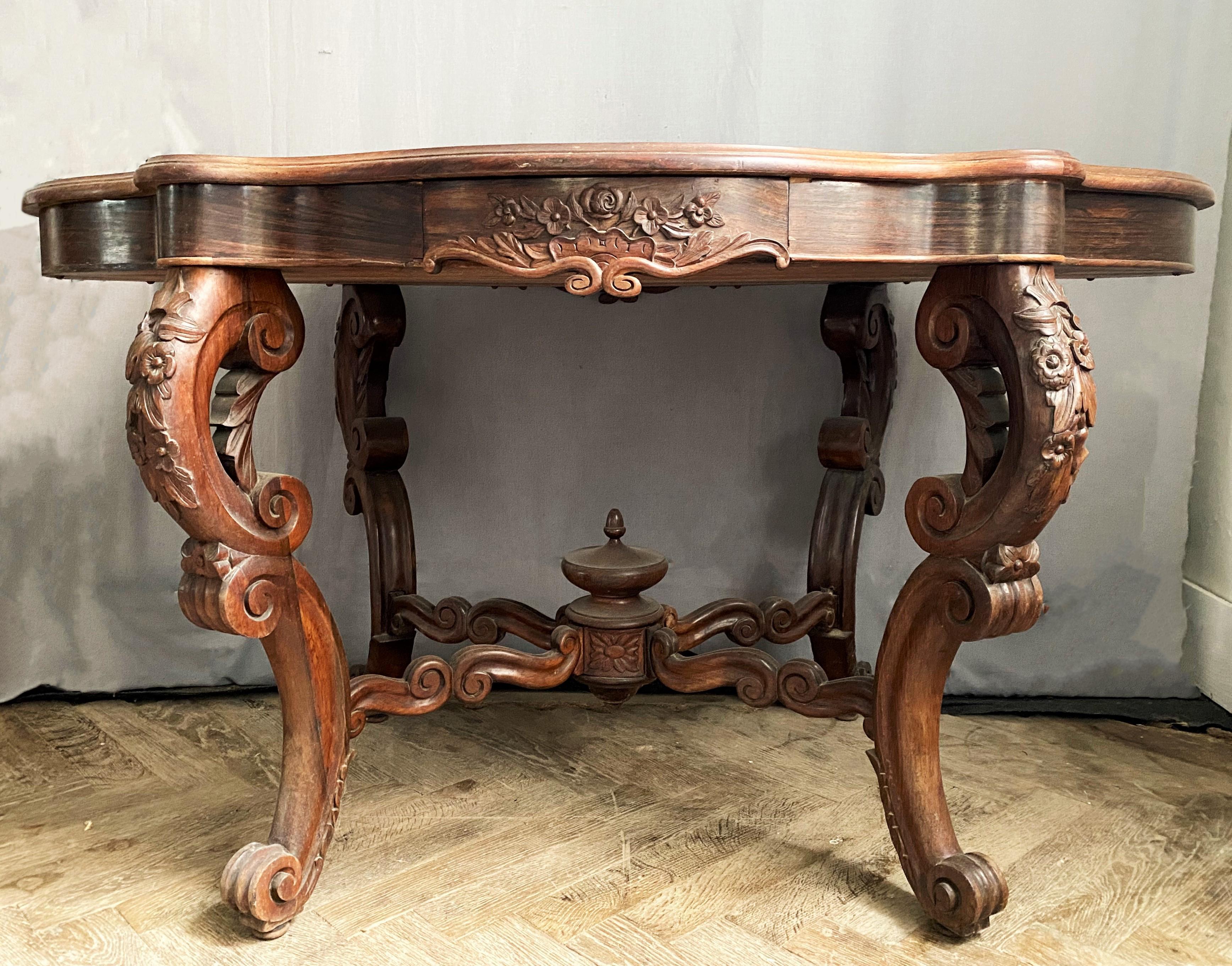 Napoleon III Period Oval Table Late 19th Century In Good Condition For Sale In Beuzevillette, FR