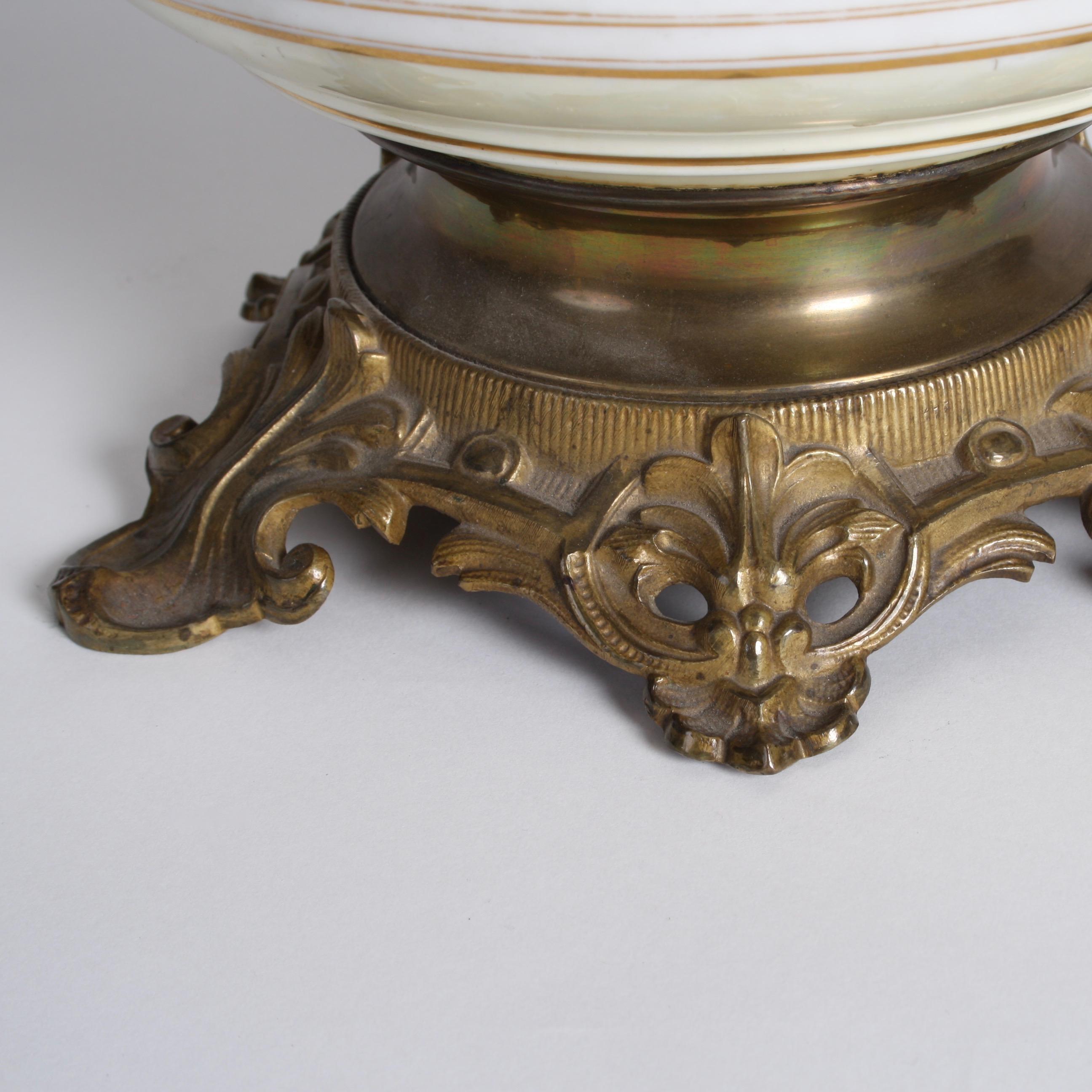 Lampe de table en porcelaine d'époque Napoléon III en vente 1