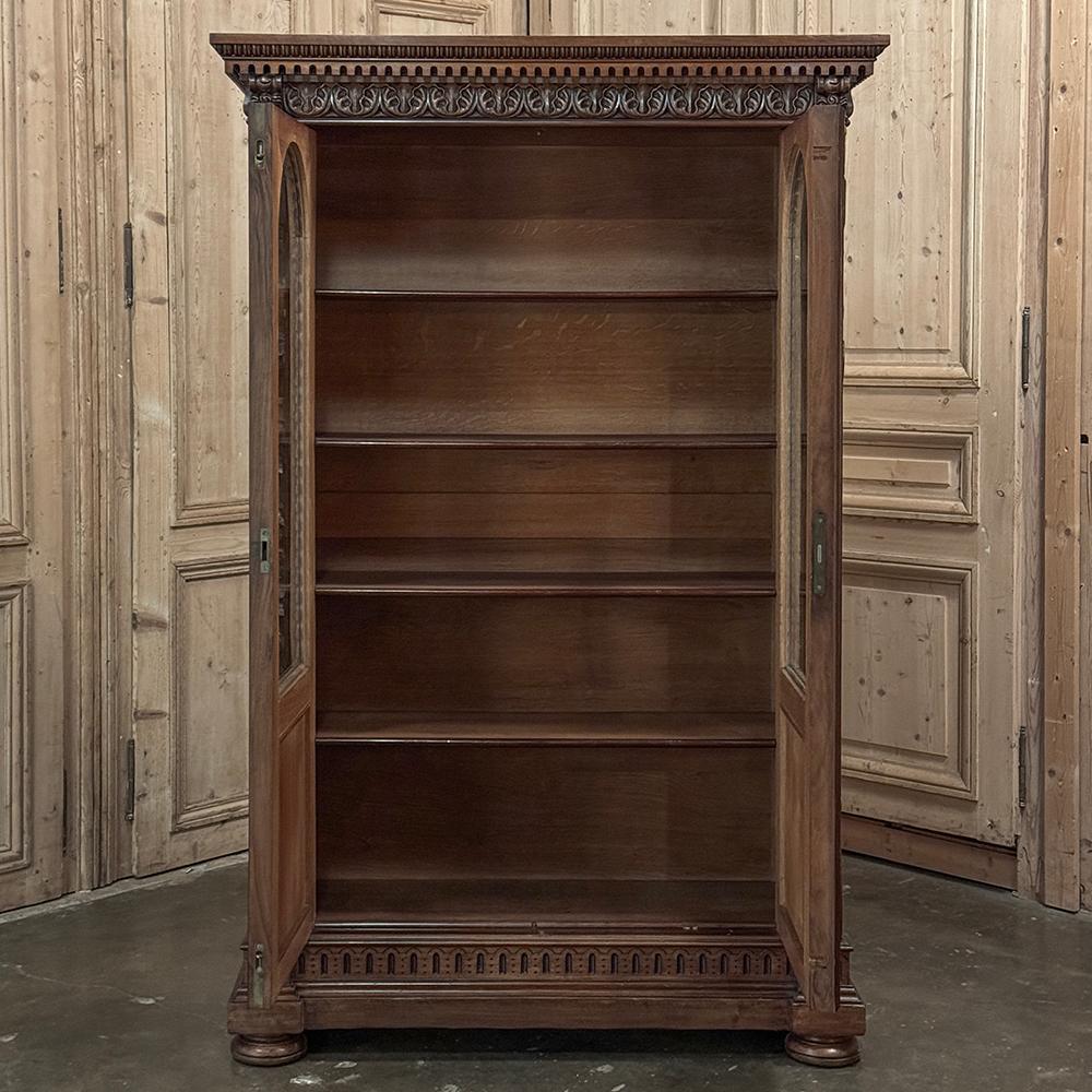 Napoleon III Period Walnut Bookcase In Good Condition For Sale In Dallas, TX