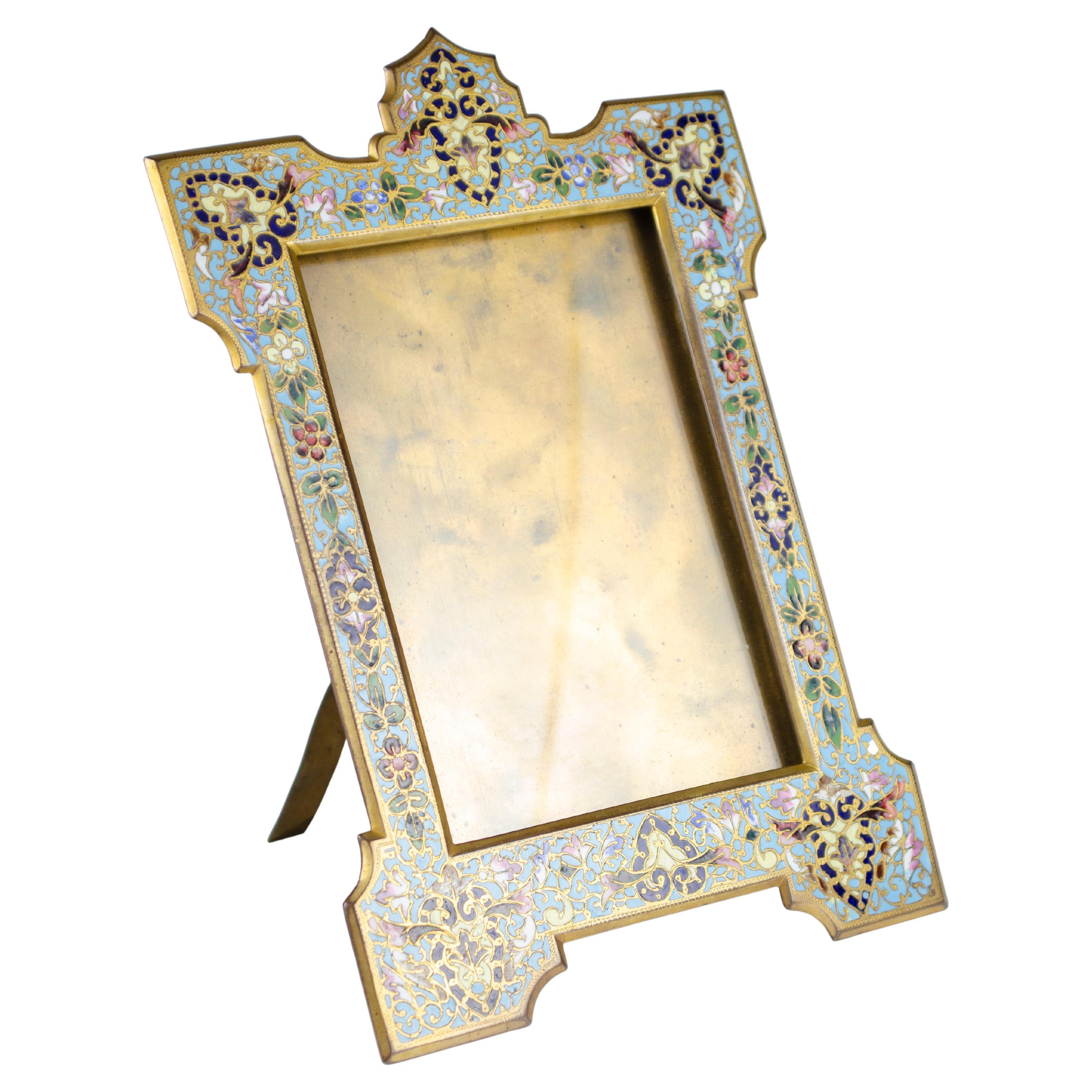 Napoleon III photo frame
original old photo frame
Cloissone technique and gilding
Circa 1900 Origin France
perfect condition
Natural wear of the time
The Napoleon III style had its heyday during the 1850s and 1880s. Emperor Napoleon wanted to