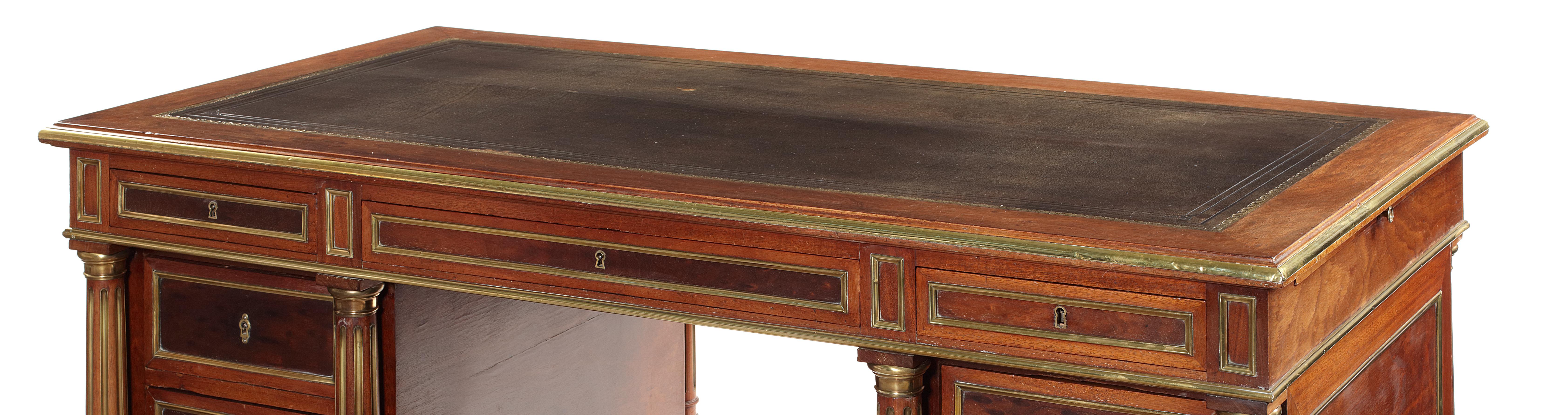 19th Century Napoleon III 'Plum Pudding' Mahogany and Brass Pedestal Desk In Good Condition In Henley-on-Thames, Oxfordshire