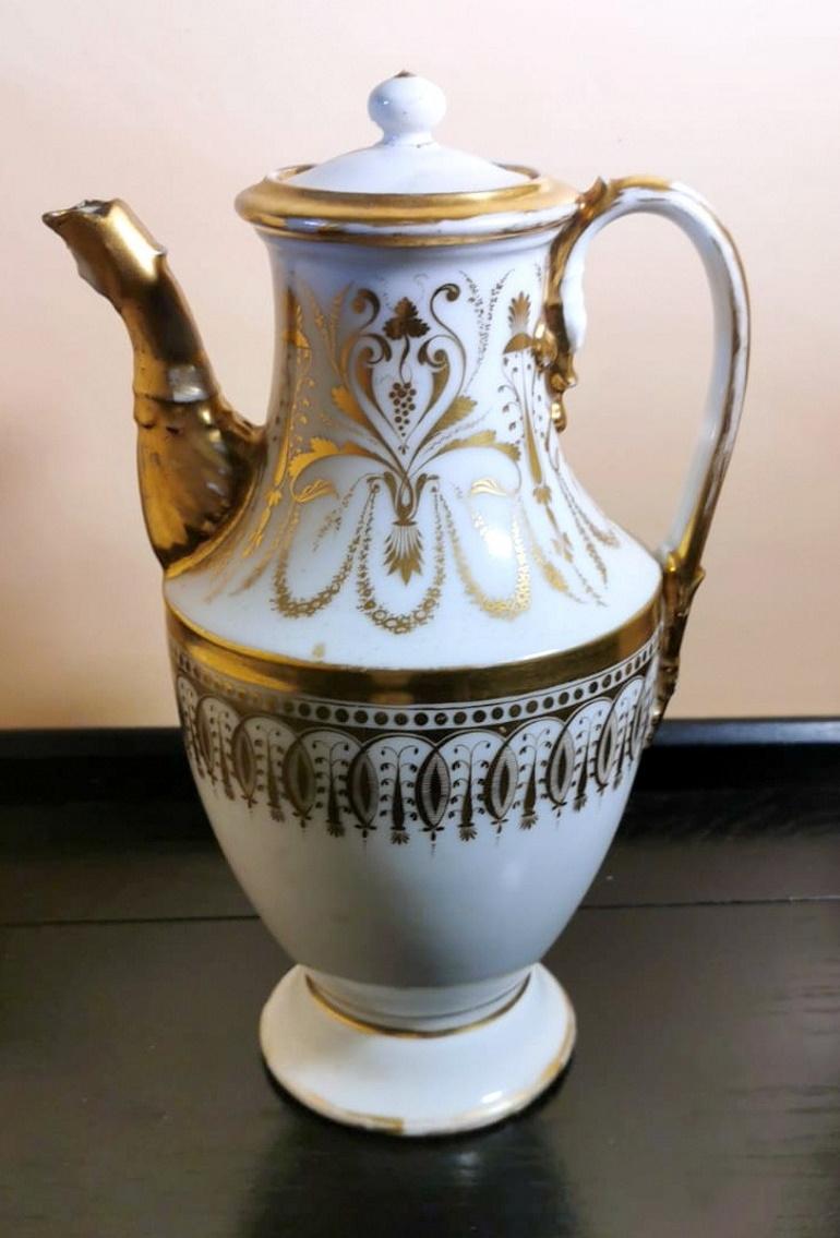 French Napoleon III Porcelain De Paris Chocolate Teapot with Pure Gold Decorations For Sale