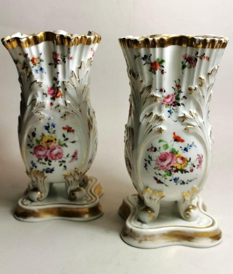 Vases objets de vitrine, décoratif du XIXe siècle et avant Napoléon III en porcelaine