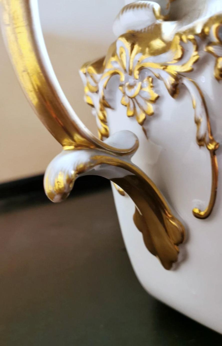 Napoleon III Porcelain De Paris Teapot with Pure Gold Decorations For Sale 8