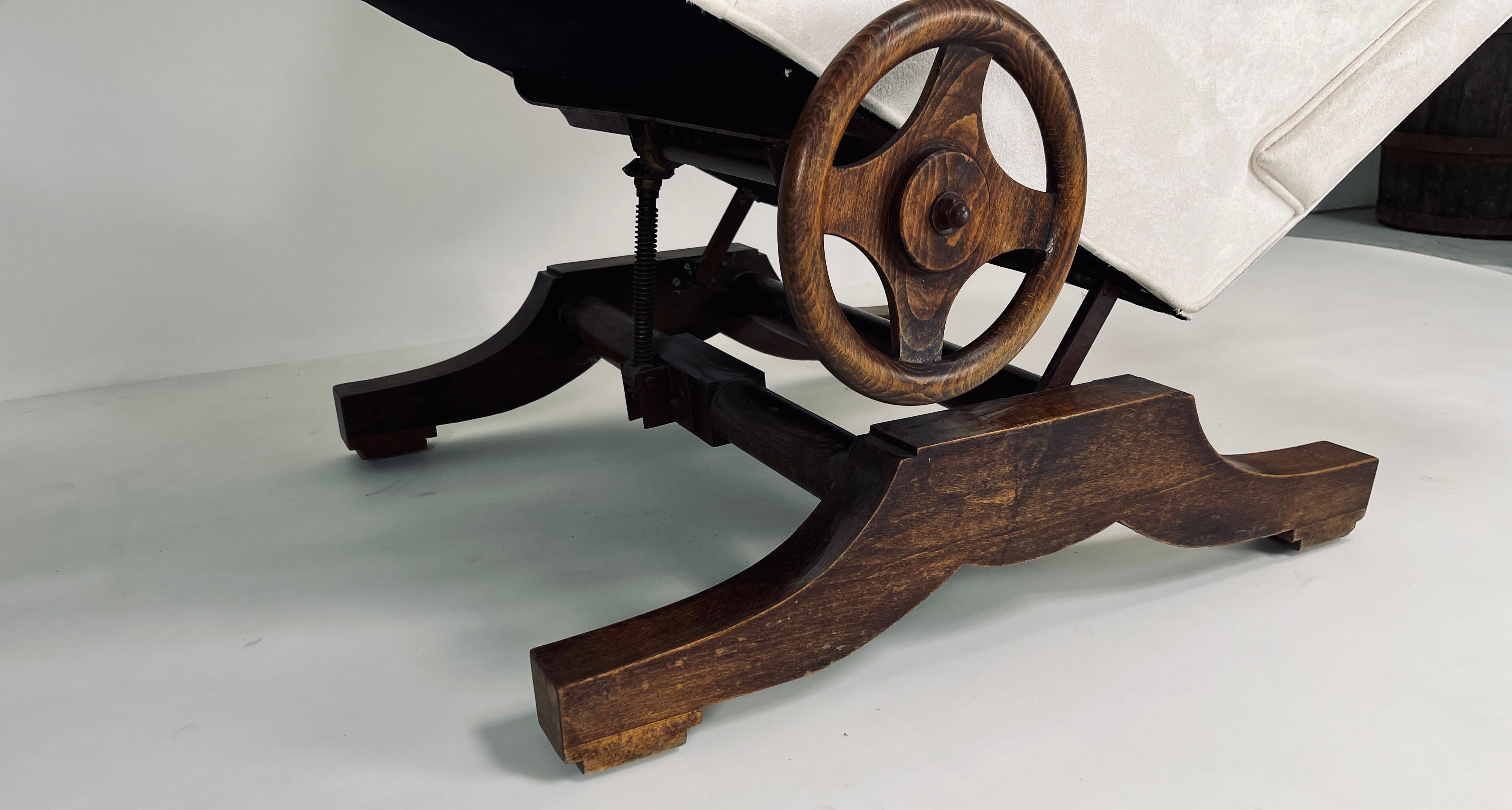 Chaise longue inclinable Napoleon III avec bras pivotant en vente 11