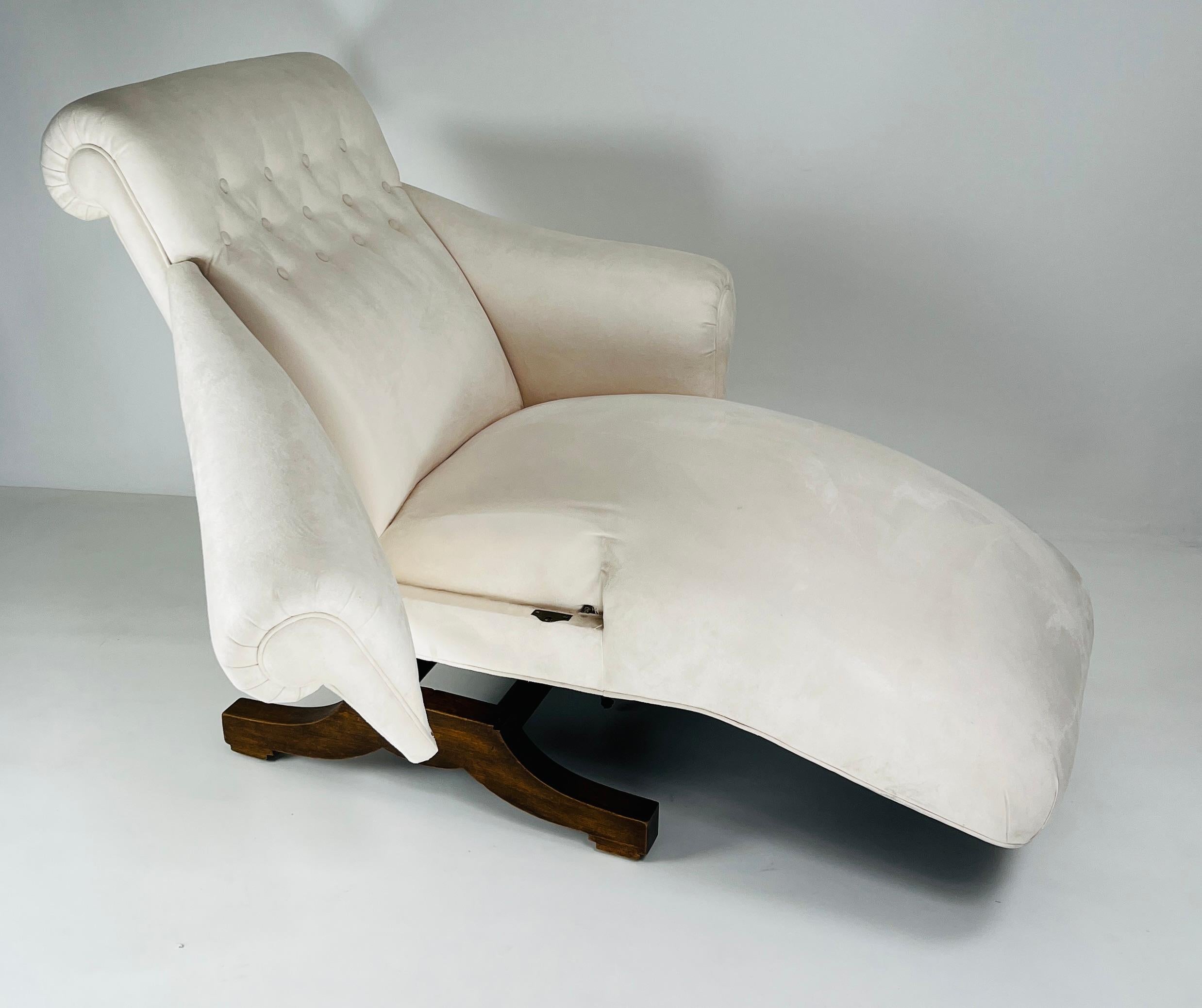 Chaise longue inclinable Napoleon III avec bras pivotant Bon état - En vente à Los Angeles, CA