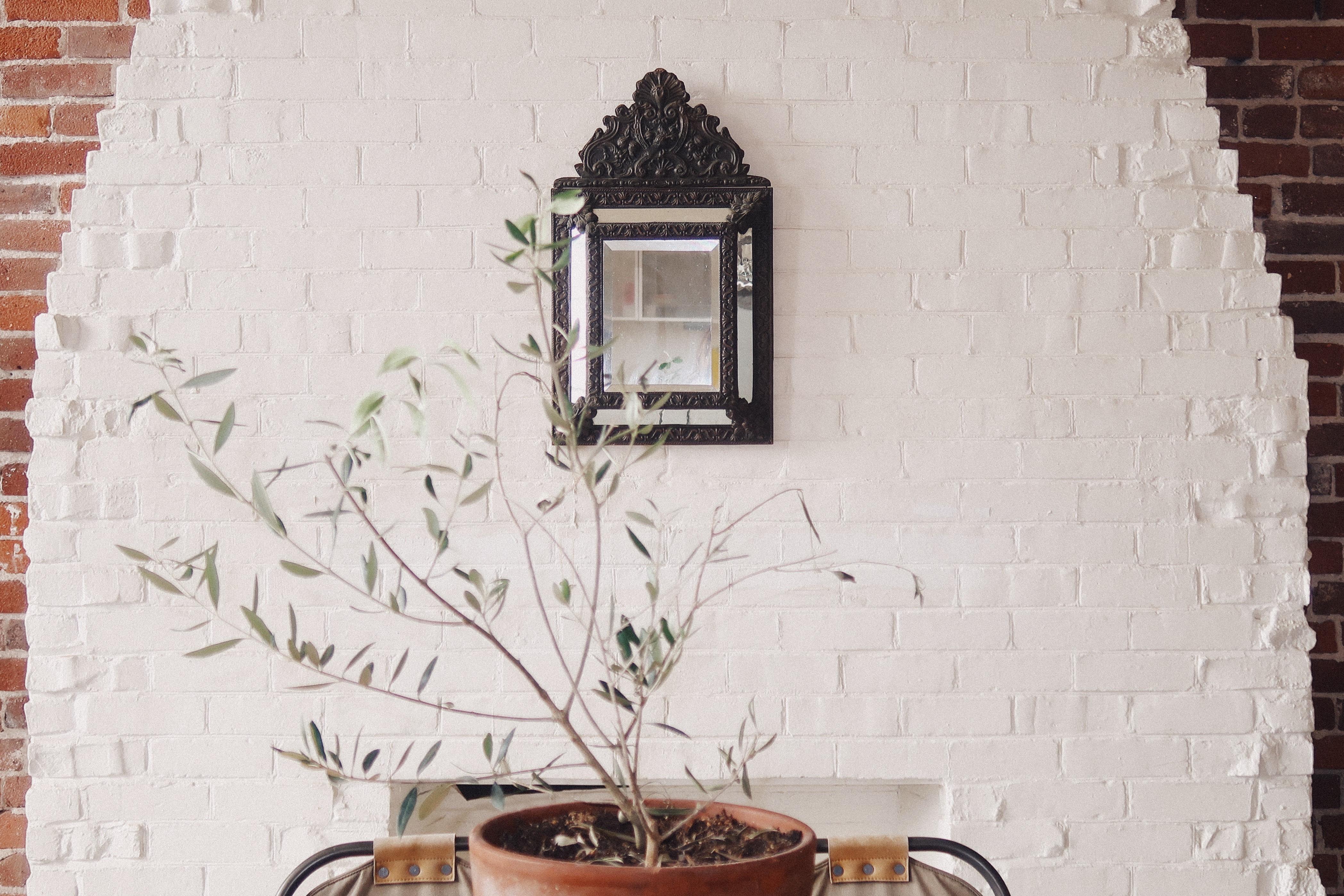 Napoleon III Repoussé Mirror In Good Condition For Sale In Los Angeles, CA