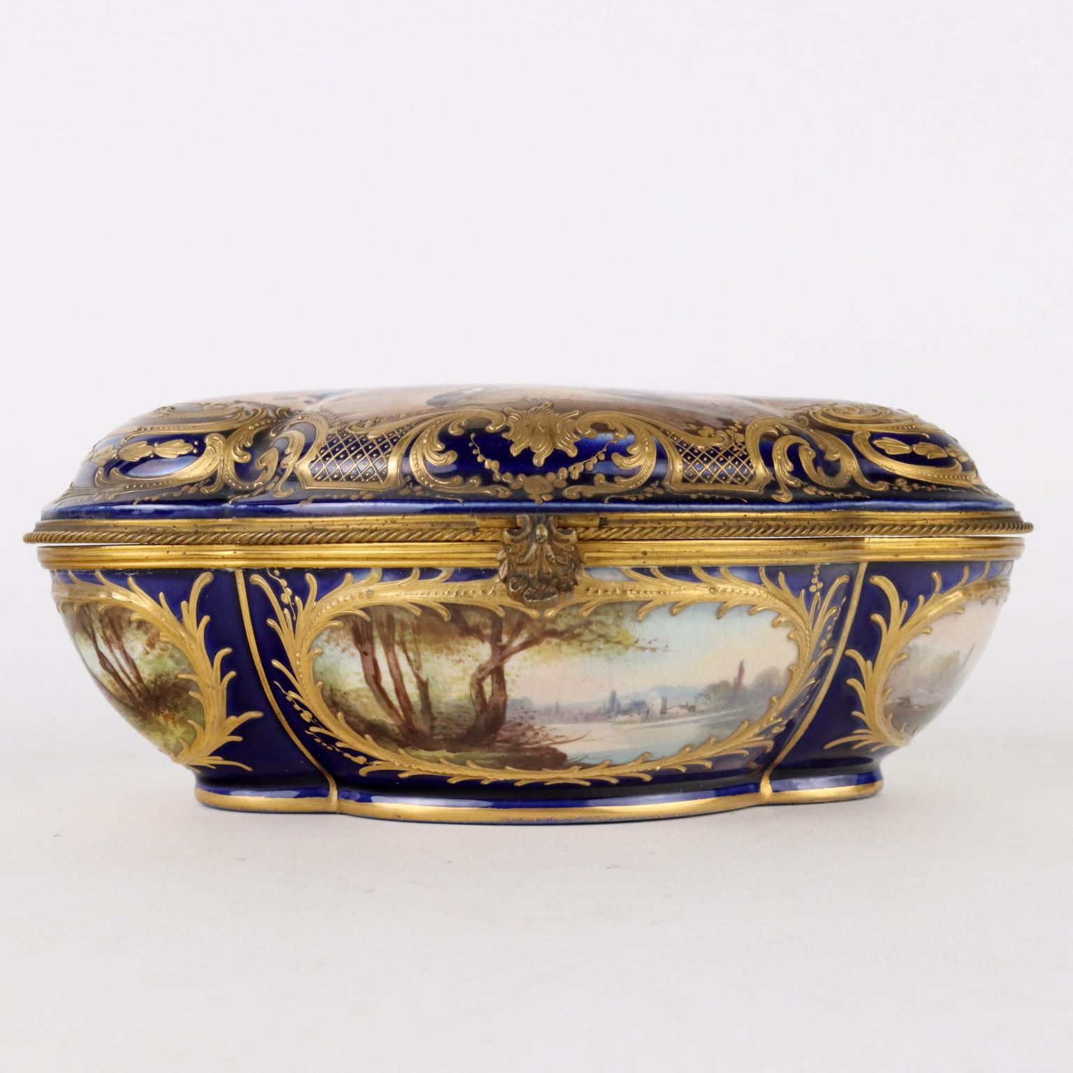 Napoleon III Sèvres Box Porcelain France xix Century 4