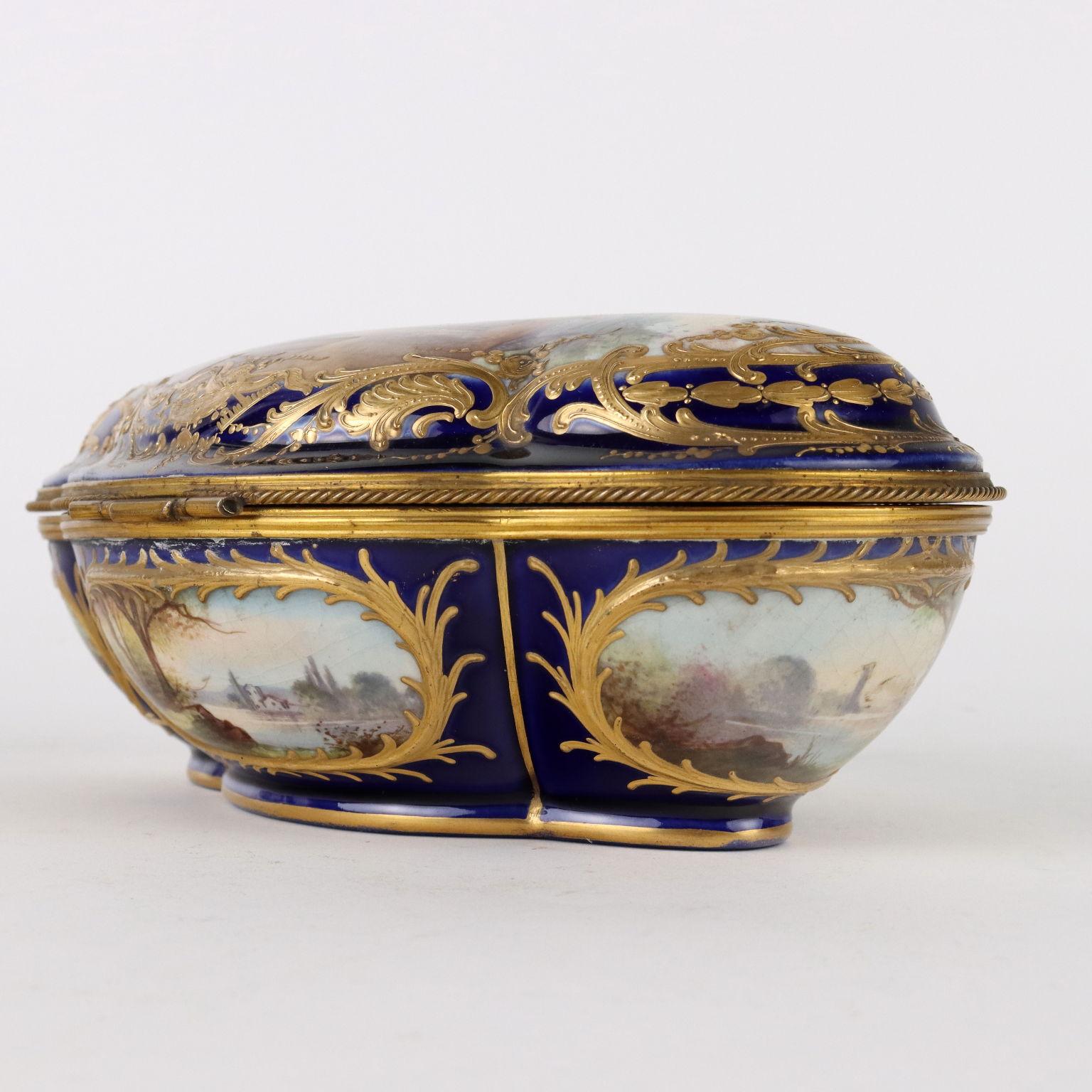 Napoleon III Sèvres Box Porcelain France xix Century 5