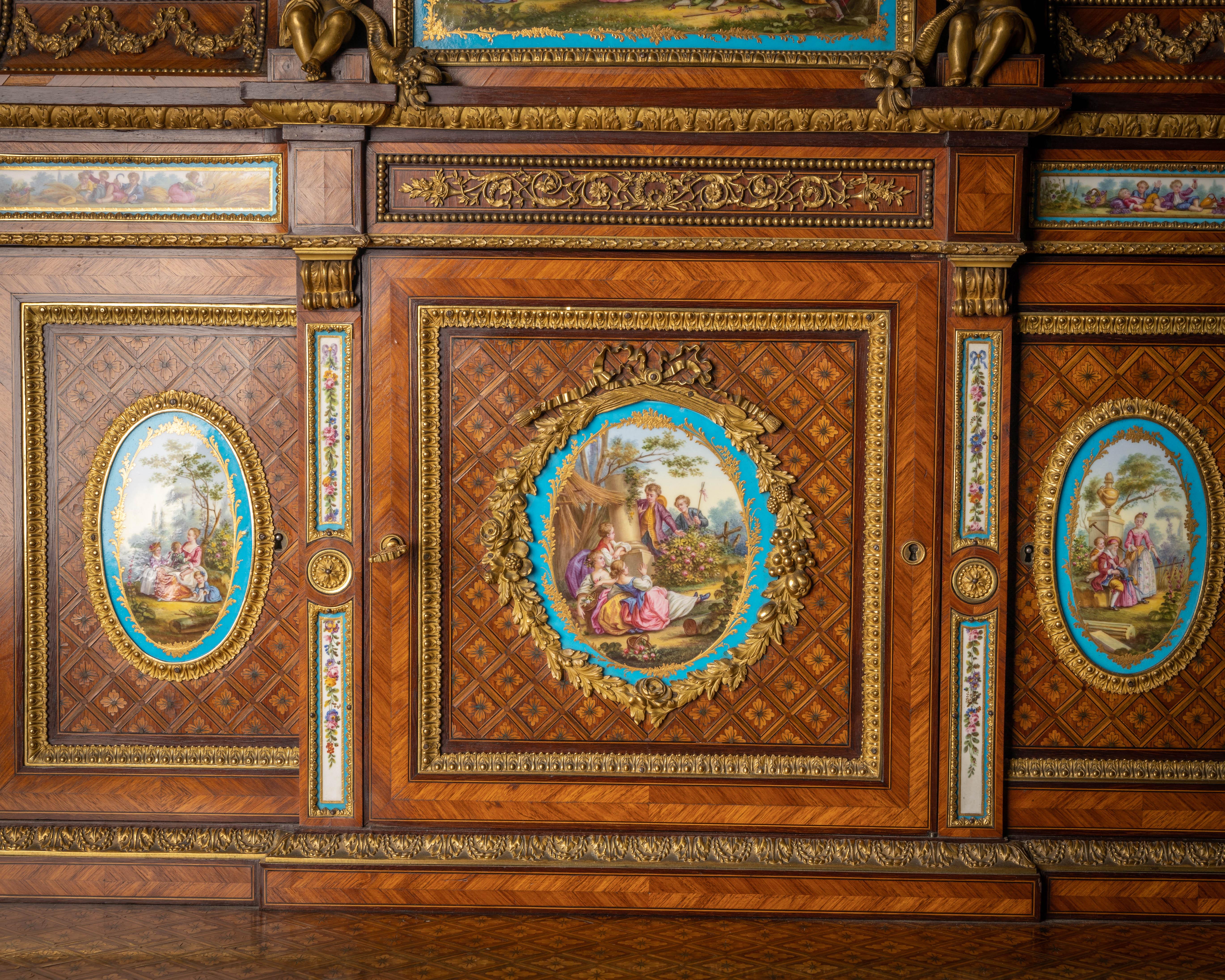 Bureau de dame Napoléon III en porcelaine de Sèvres et ornementation en bronze doré:: vers 1860 en vente 9