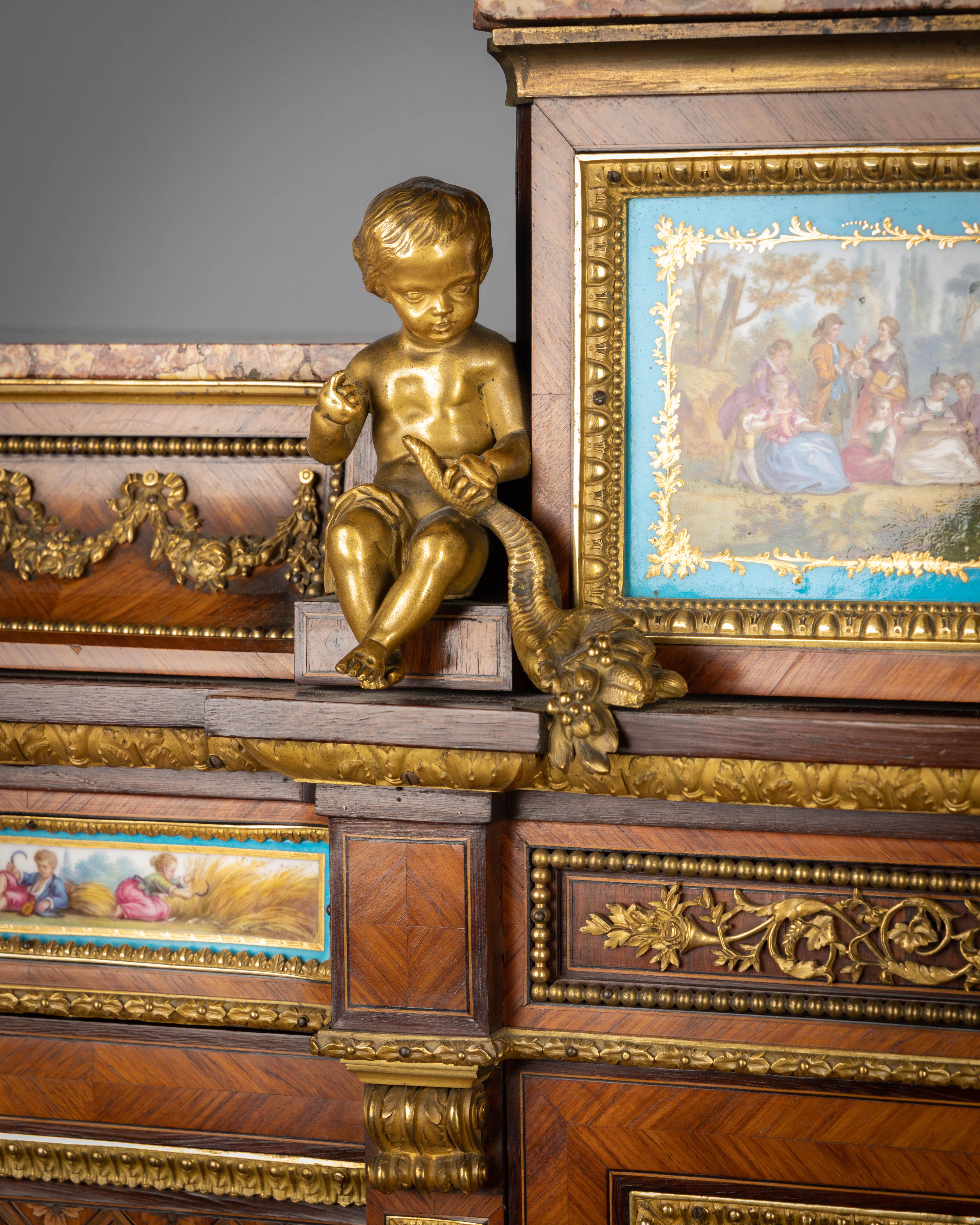 Français Bureau de dame Napoléon III en porcelaine de Sèvres et ornementation en bronze doré:: vers 1860 en vente
