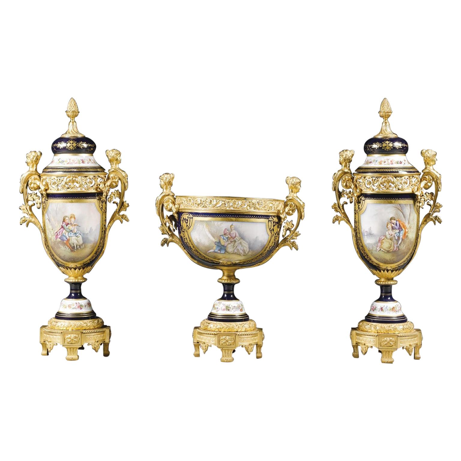 Napoléon III Sèvres, Set di guarnizioni a tre pezzi, Francia, circa 1870 in vendita