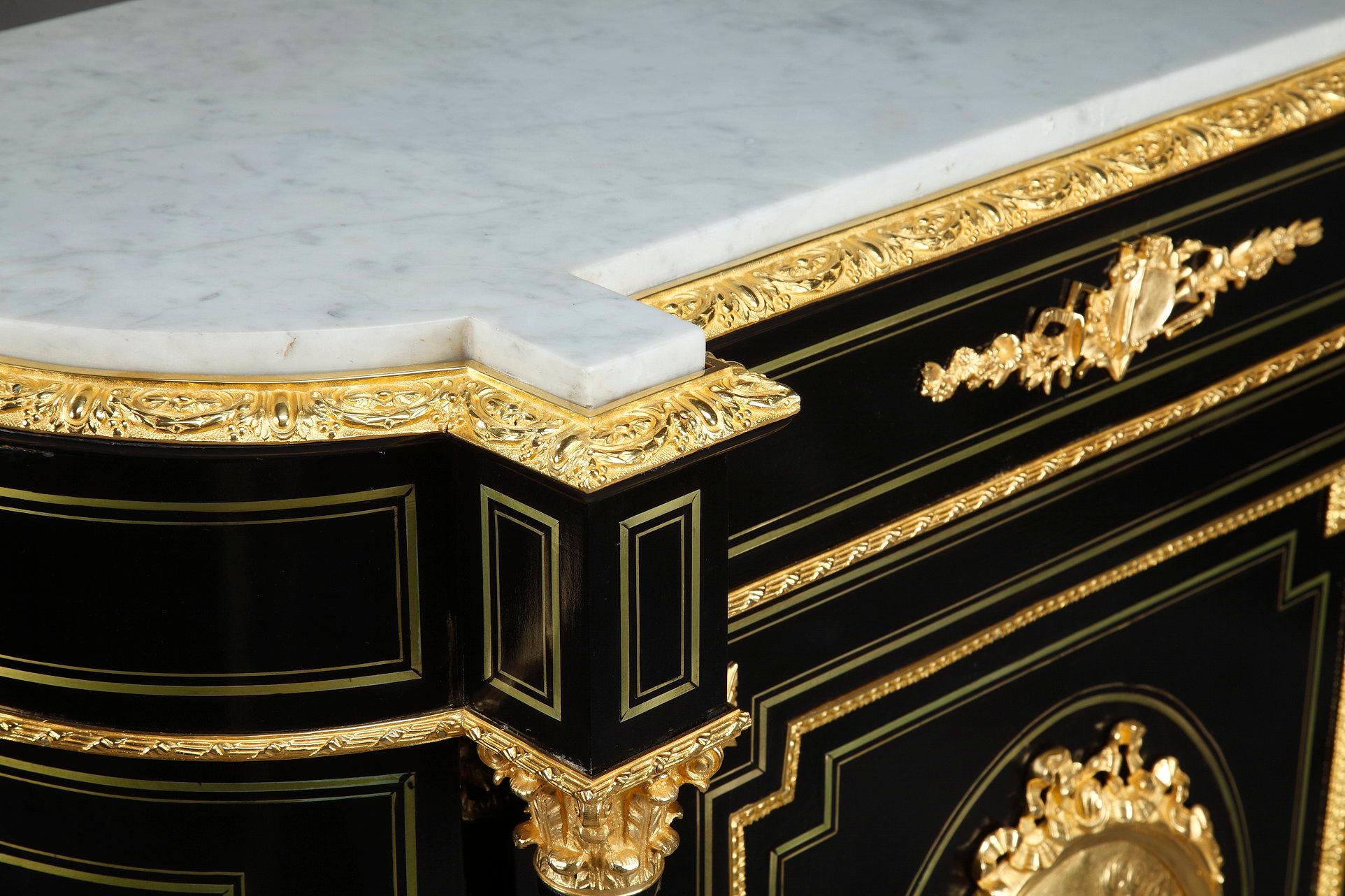 Enfilade Napoléon III en bois noirci et bronzes dorés en vente 3