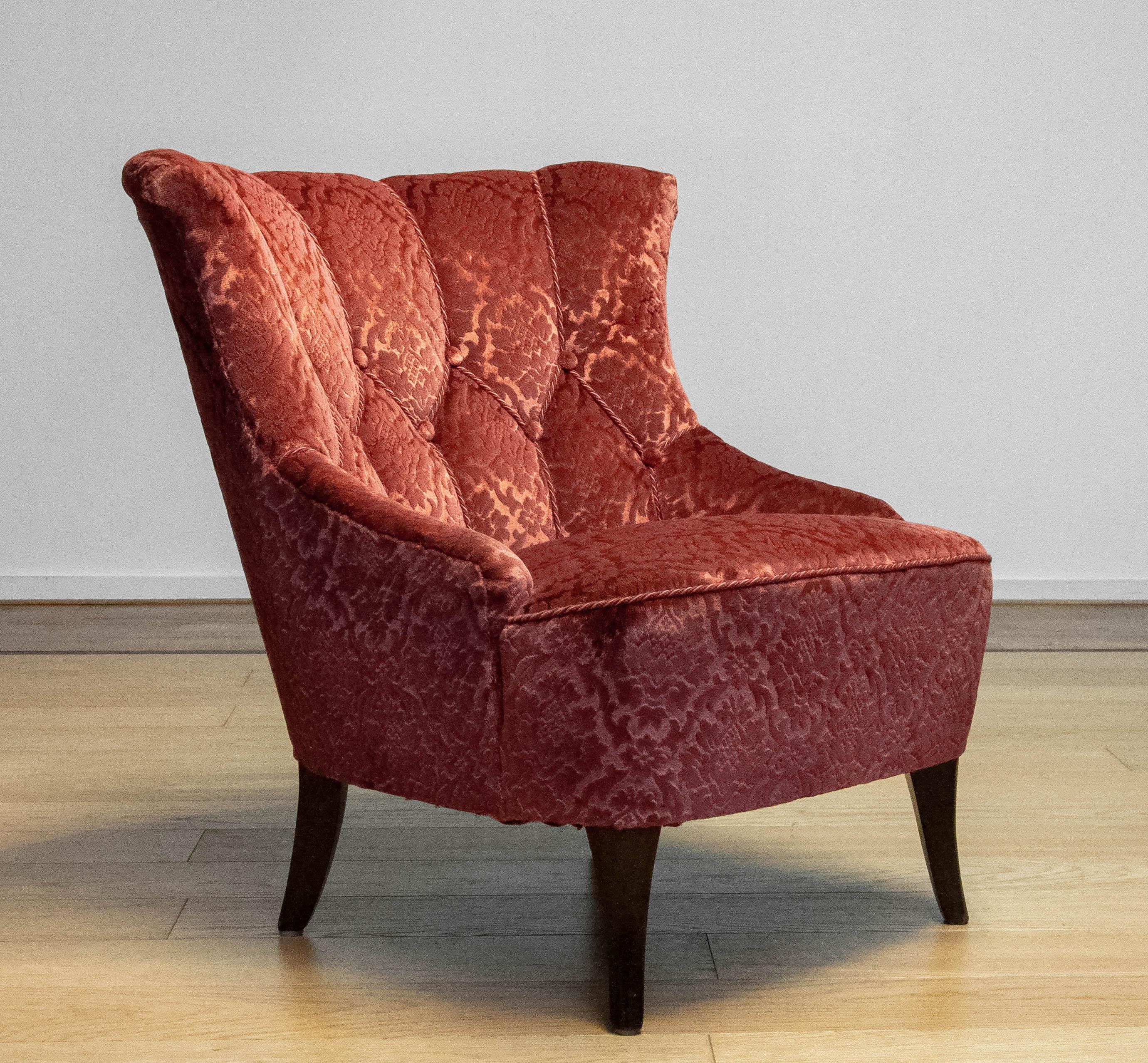 Norwegian Napoleon III Slipper Chair In Brique Ton Sur Ton Jacquard Velvet. Sweden 1940s For Sale