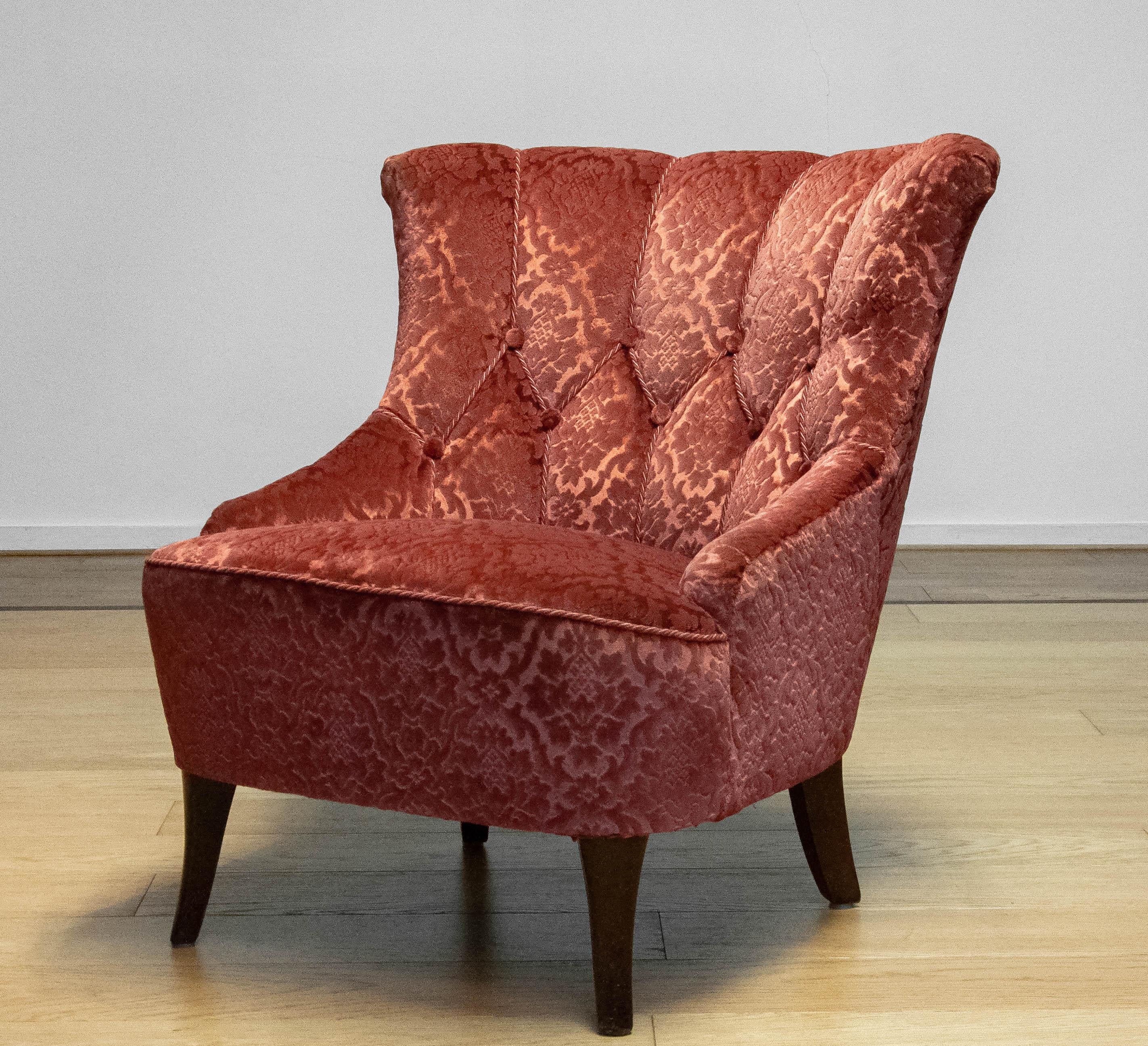 Napoleon III Slipper Chair In Brique Ton Sur Ton Jacquard Velvet. Sweden 1940s In Good Condition For Sale In Silvolde, Gelderland