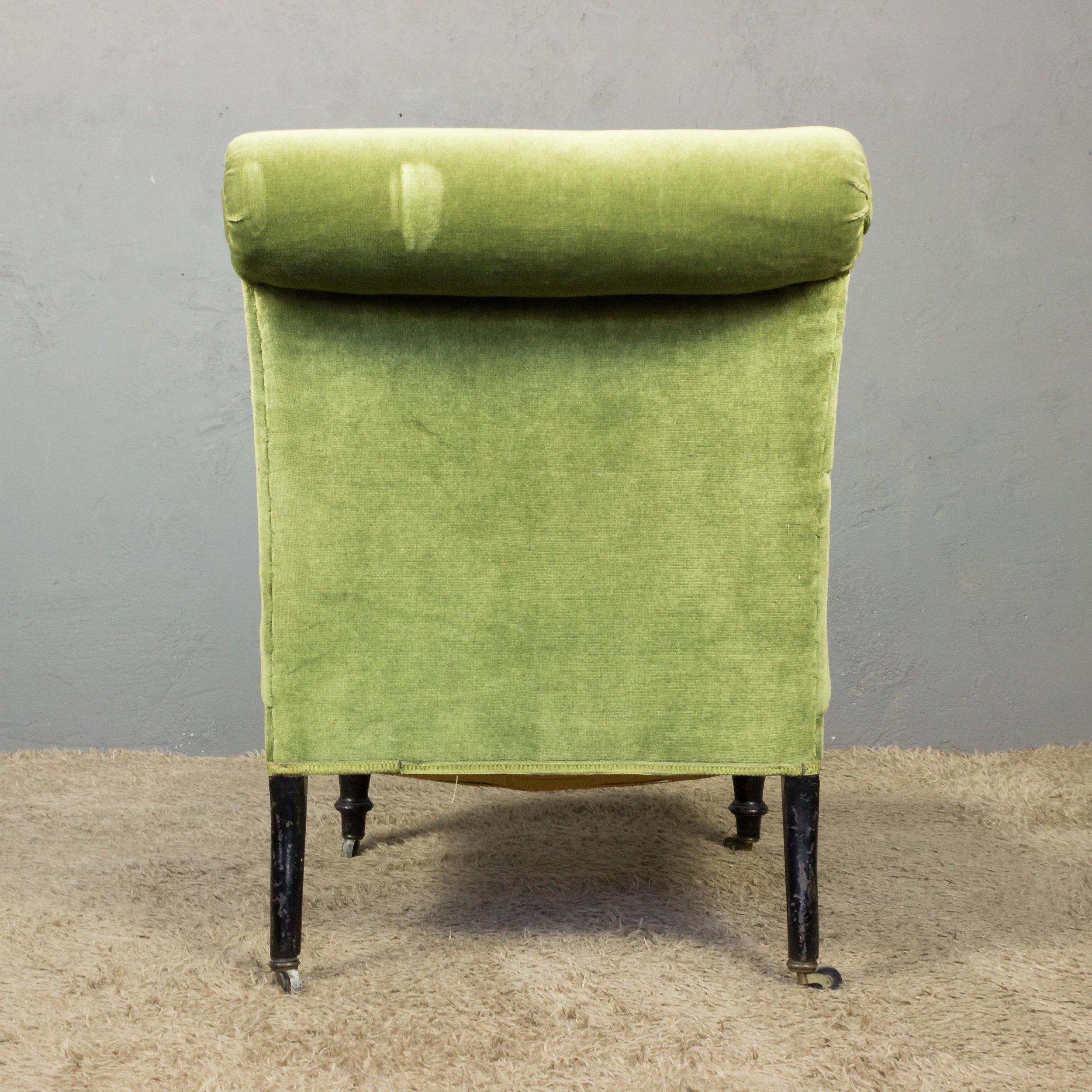 Napoleon III Slipper Chair in Green Velvet For Sale 8