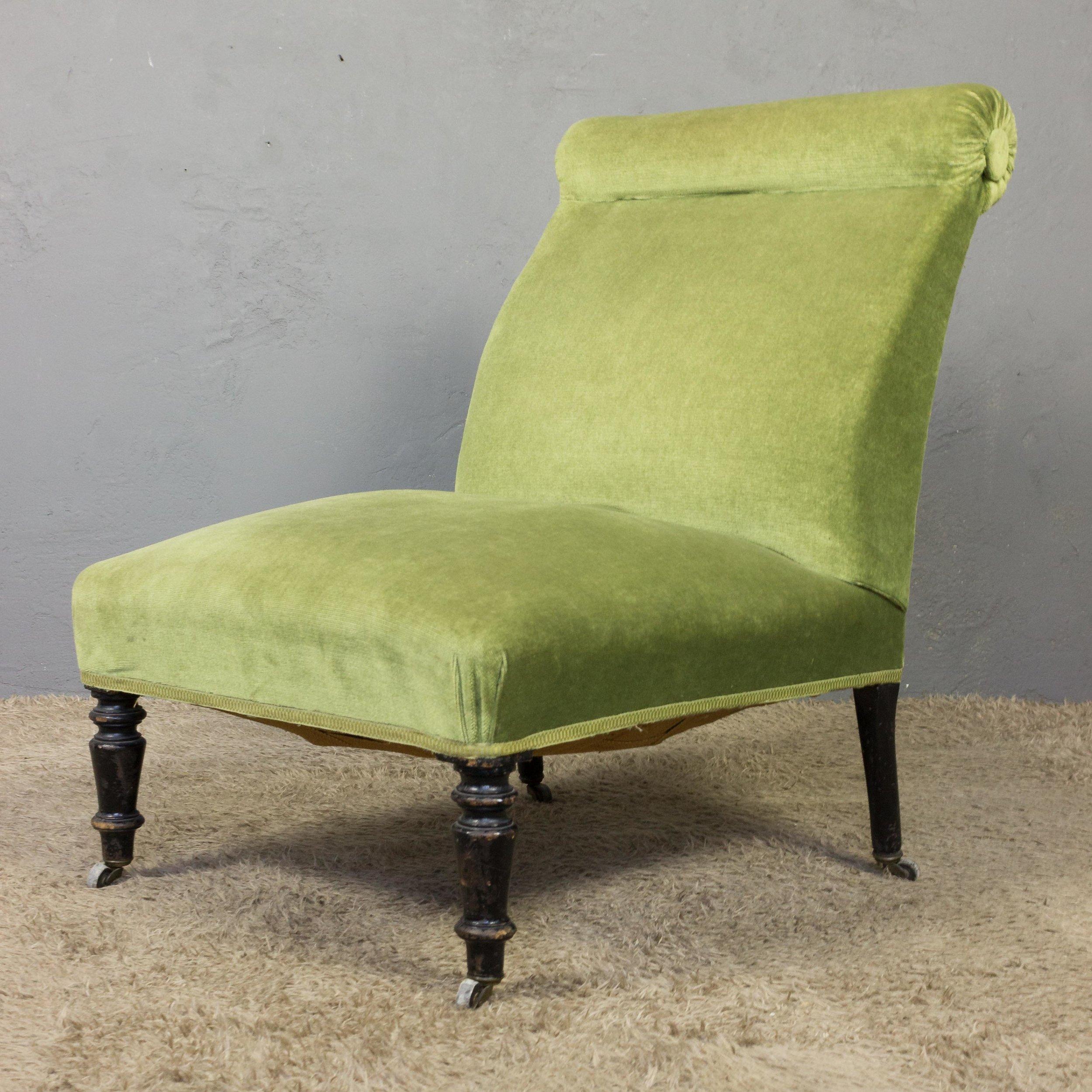 Napoleon III Slipper Chair in Green Velvet For Sale 2
