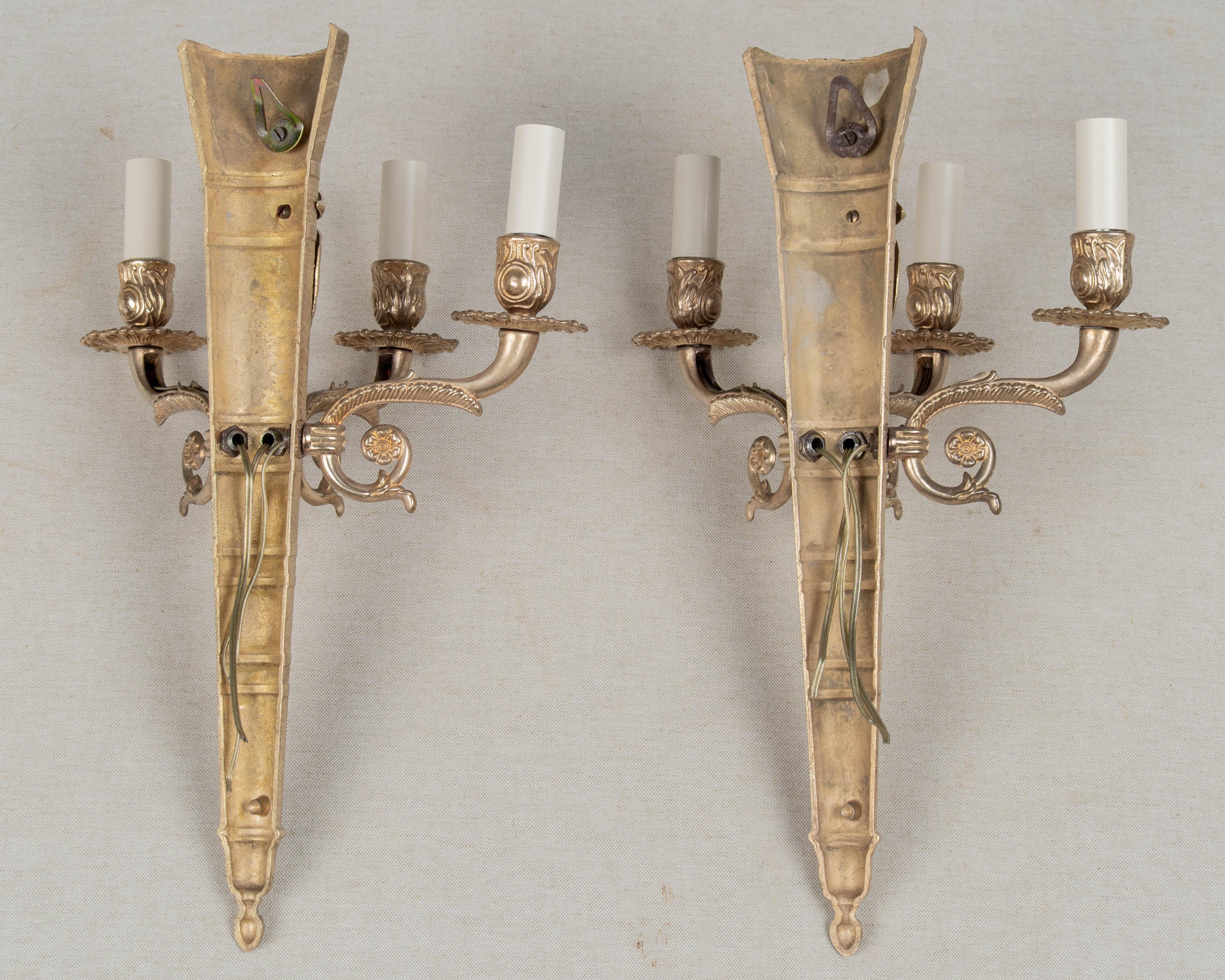 Coppia di sconsigliere in bronzo in stile Napoleone III in vendita 1