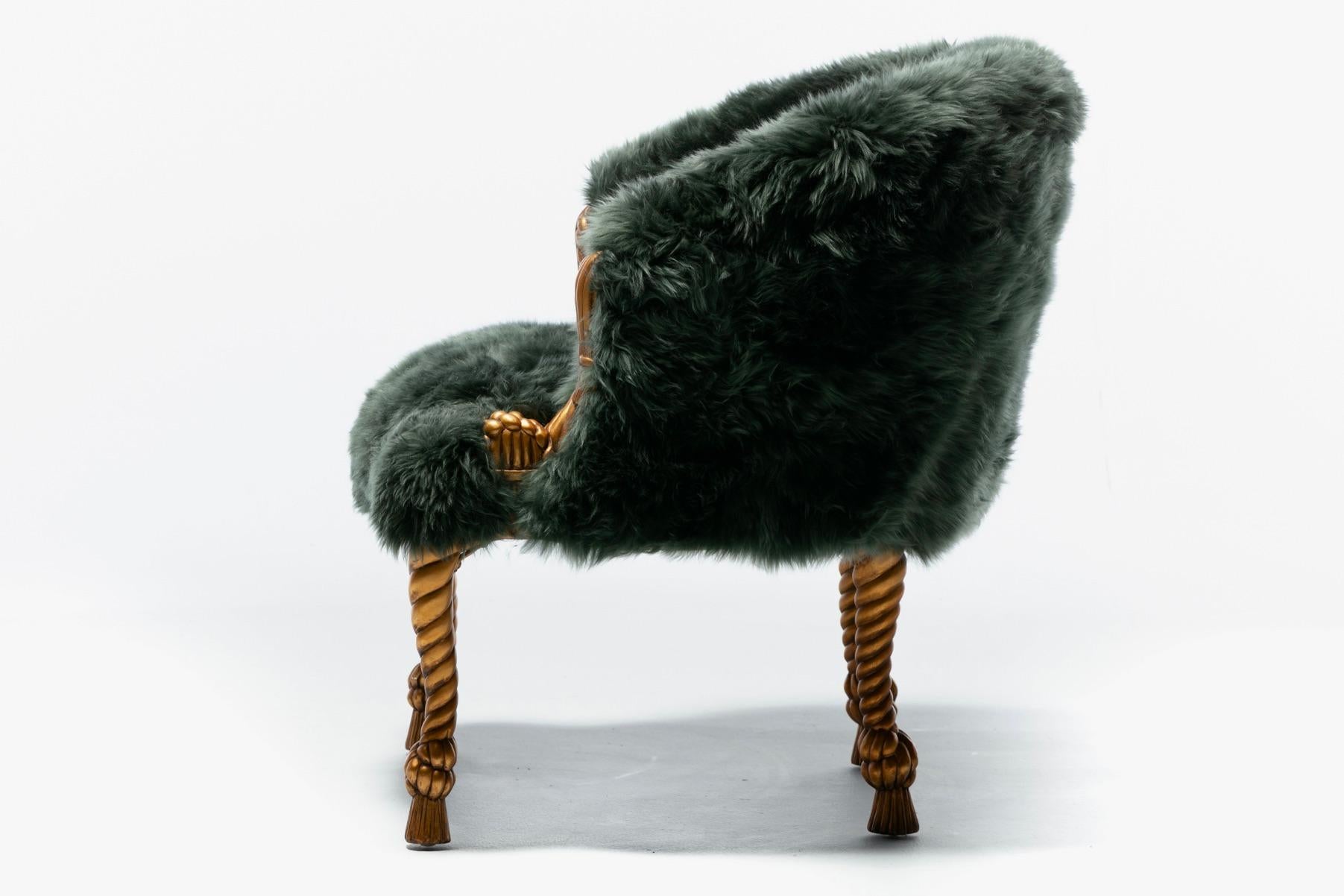 Silla Estilo Napoleón III en Piel de Oveja Esmeralda sobre Estructura de Cuerda y Borla Dorada Piel de carnero en venta