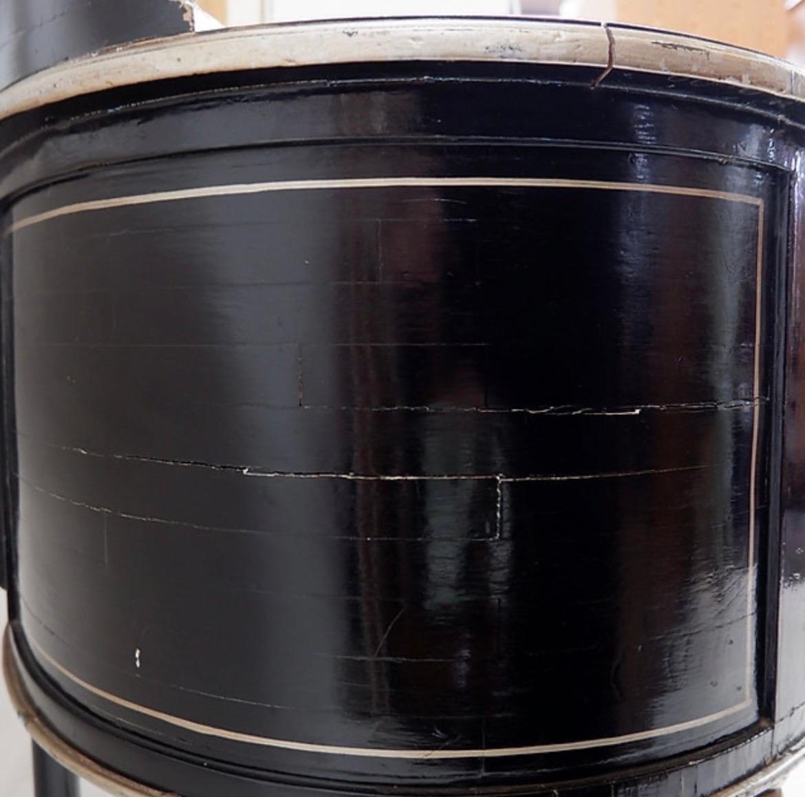 Tavolino da toilette in stile Napoleone III in legno laccato nero e 3 specchi in vendita 9