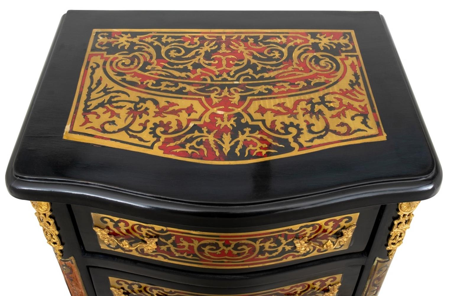 Europeo Commode in stile Napoleone III in finto boulle in vendita