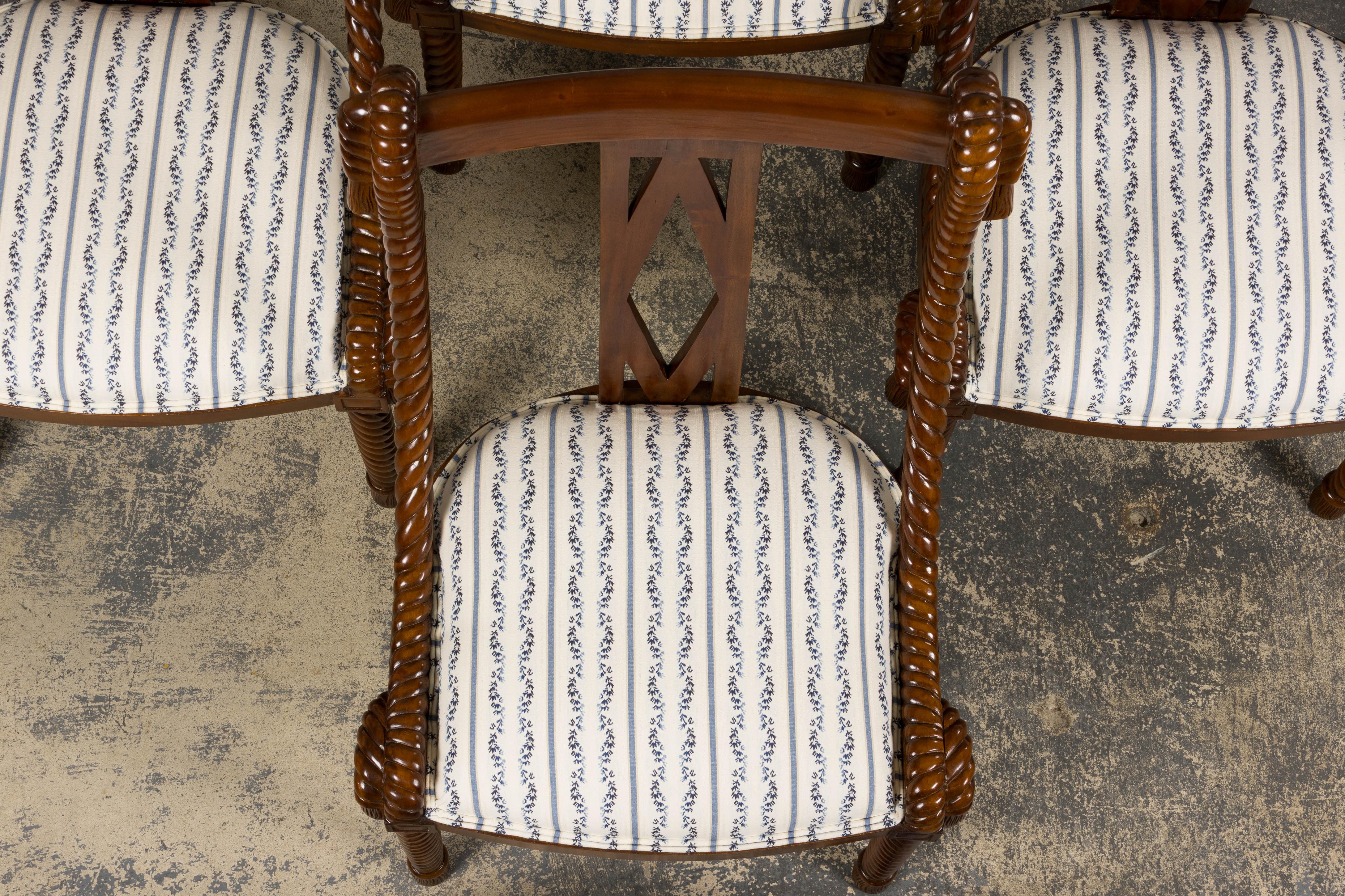 Sillas de comedor tipo góndola de caoba imitación cuerda estilo Napoleón III - Set de 12 Tallado a mano en venta