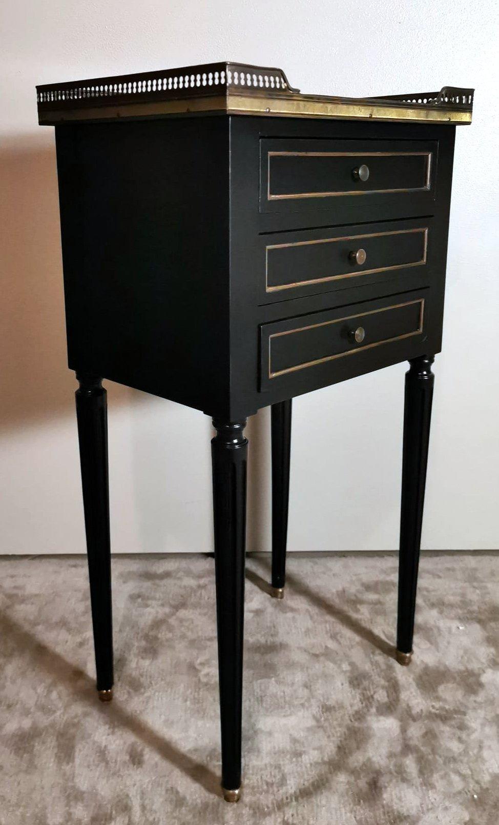 Napoleon III Style French Nightstand  Black Wood And Carrara Marble In Good Condition For Sale In Prato, Tuscany
